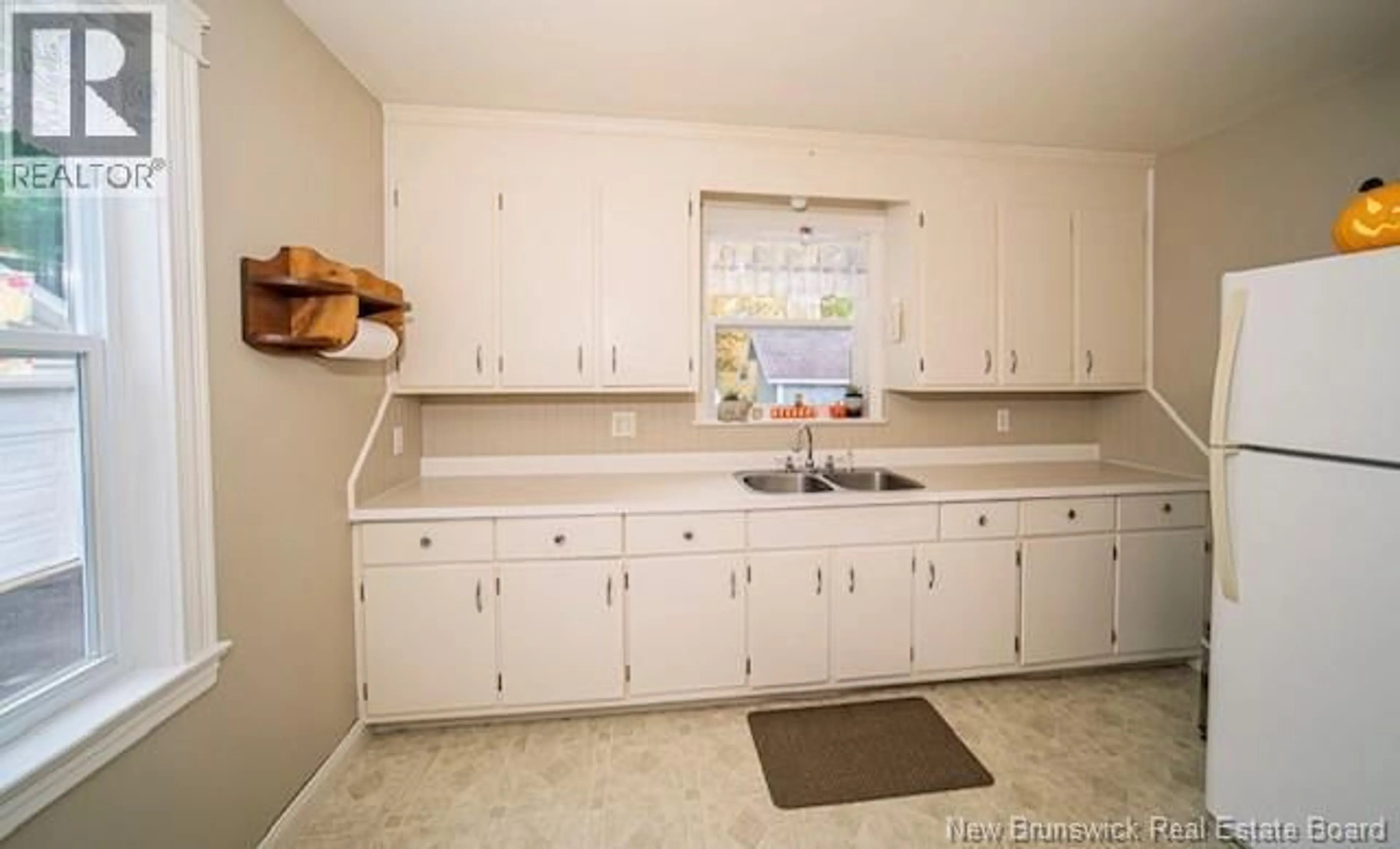 Standard kitchen, ceramic/tile floor for 141 CLAREMONT DRIVE, Fredericton New Brunswick E3A1E7