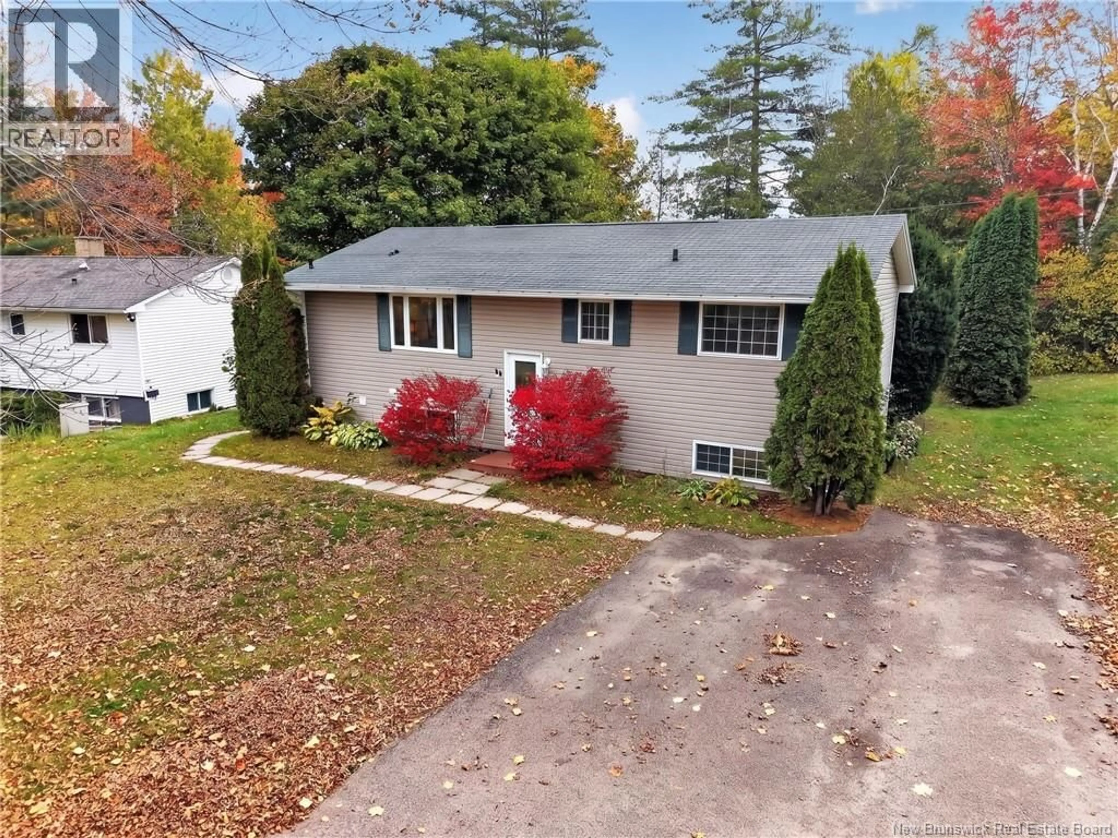 A pic from outside/outdoor area/front of a property/back of a property/a pic from drone, street for 40 AYRES STREET, Fredericton New Brunswick E3B5K7