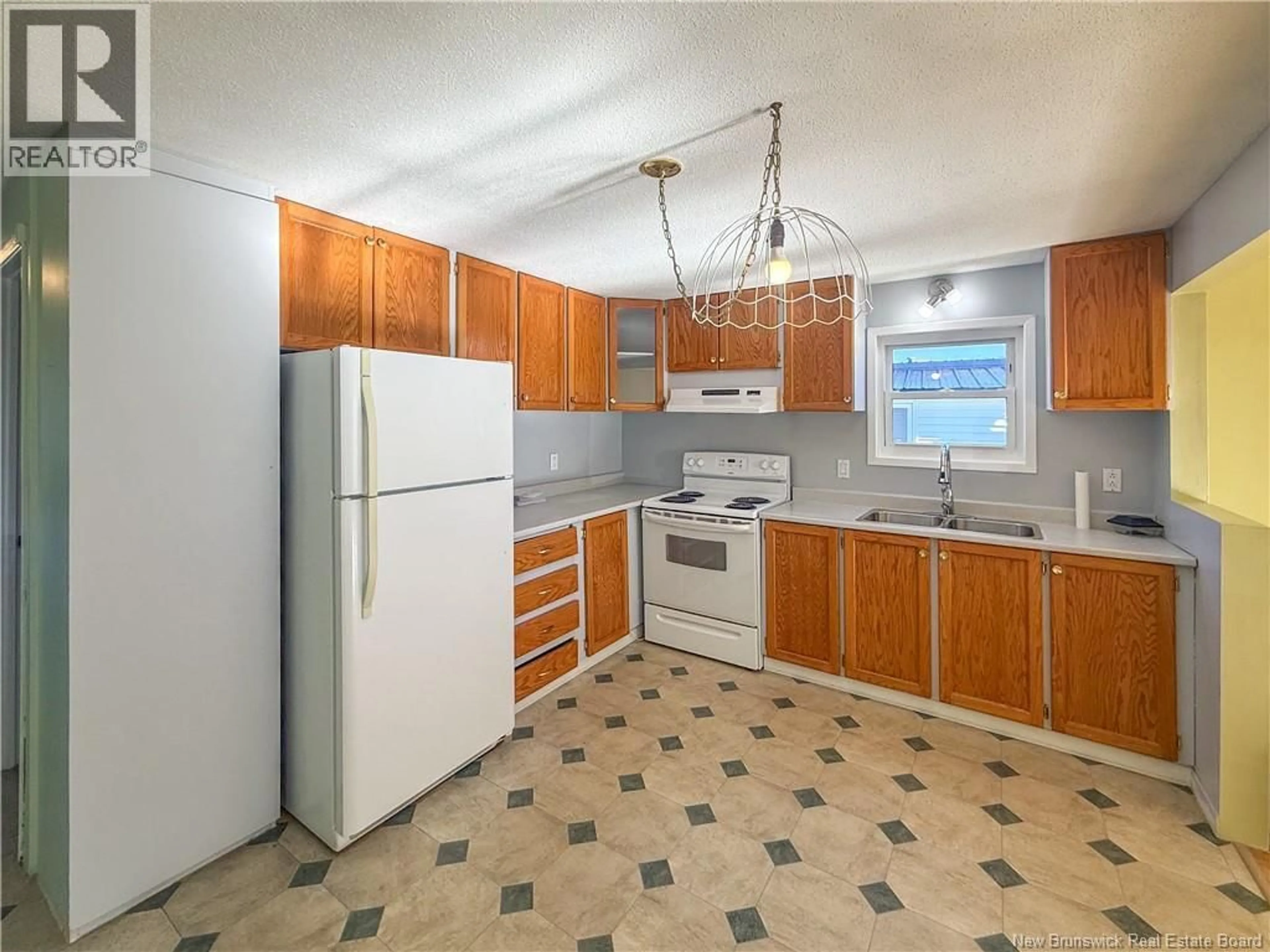 Standard kitchen, unknown for 15 MOUNTAIN VIEW PLACE, Campbellton New Brunswick E3N3K8