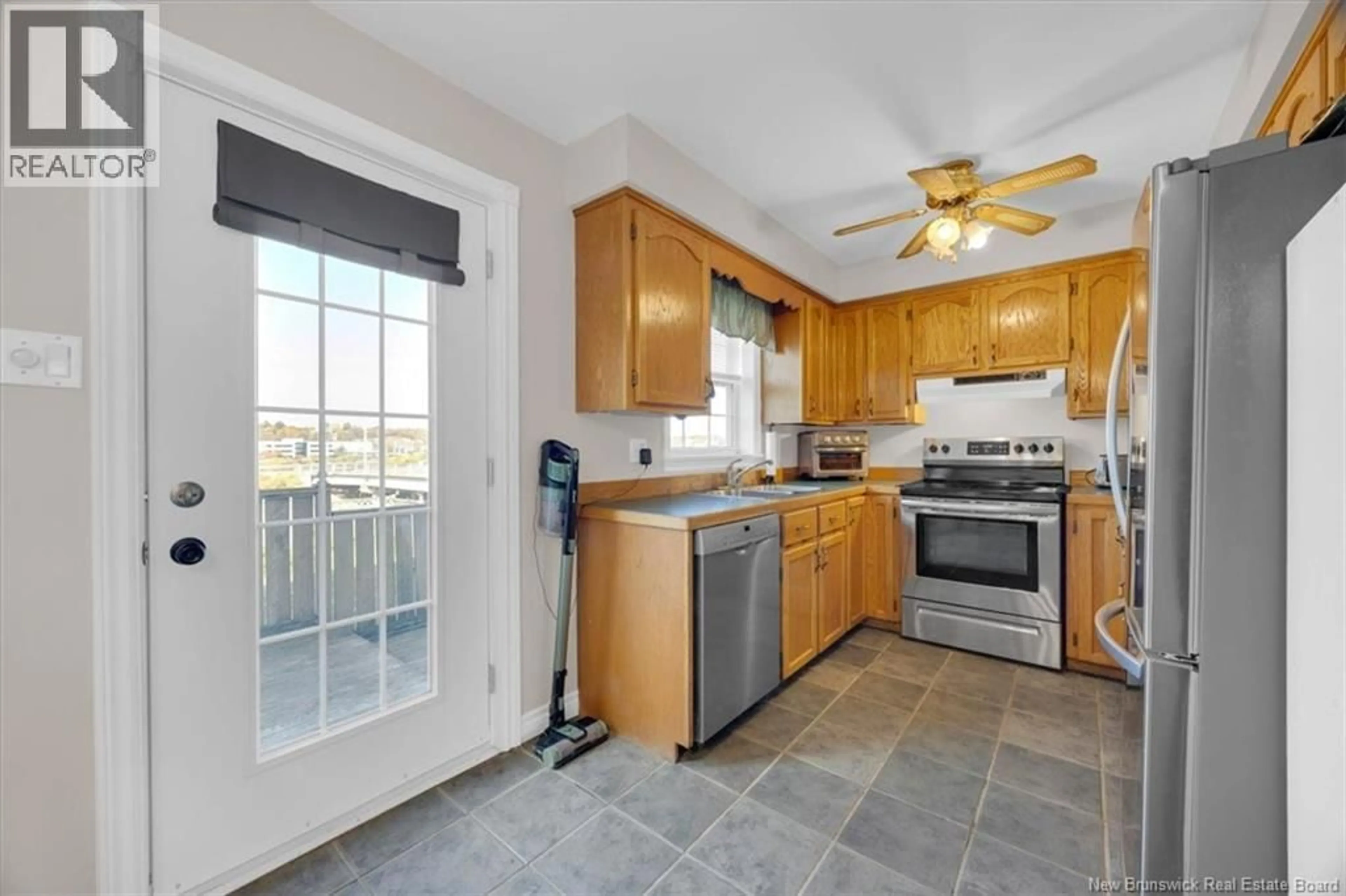 Standard kitchen, ceramic/tile floor for 193 KING ST, Saint John New Brunswick E2M1S7