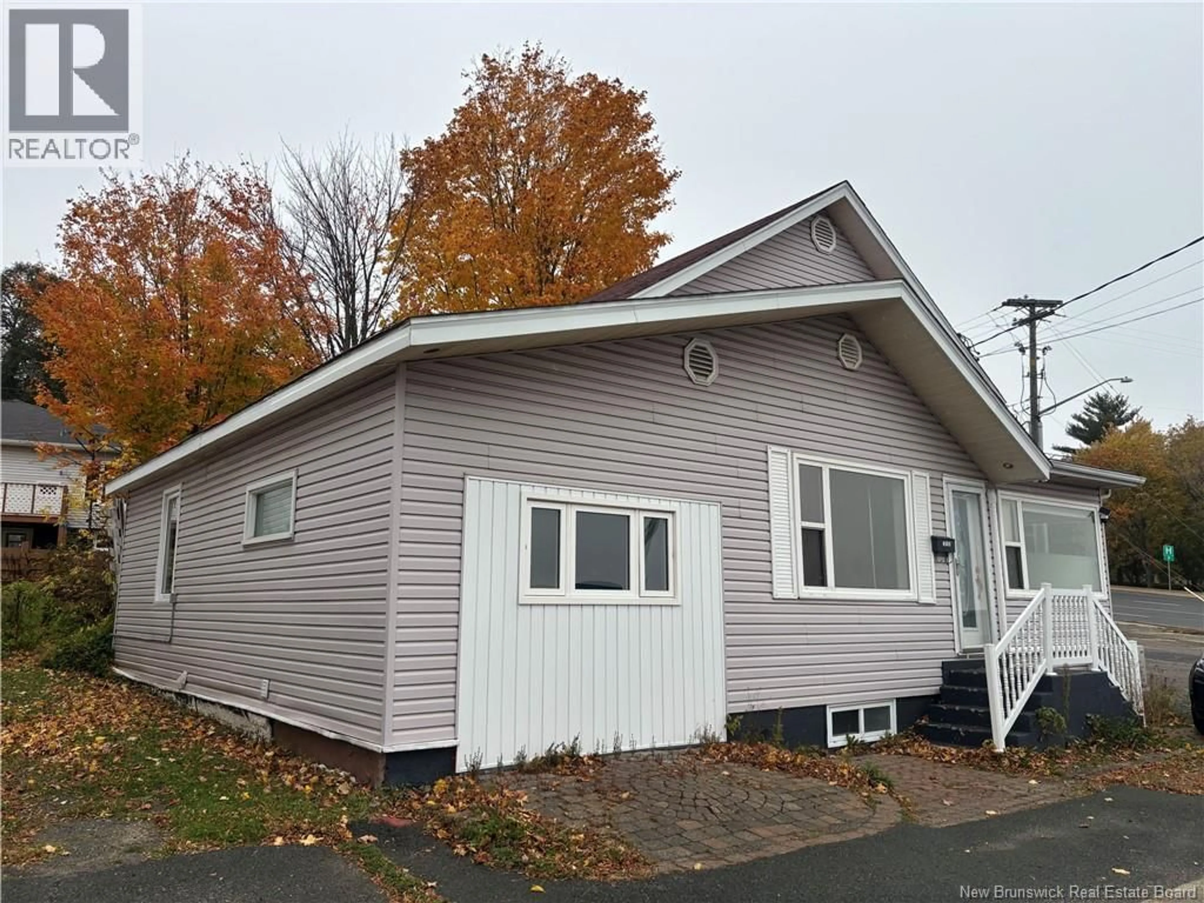Home with vinyl exterior material, building for 310 RIVERSIDE DRIVE, Bathurst New Brunswick E2A2L9