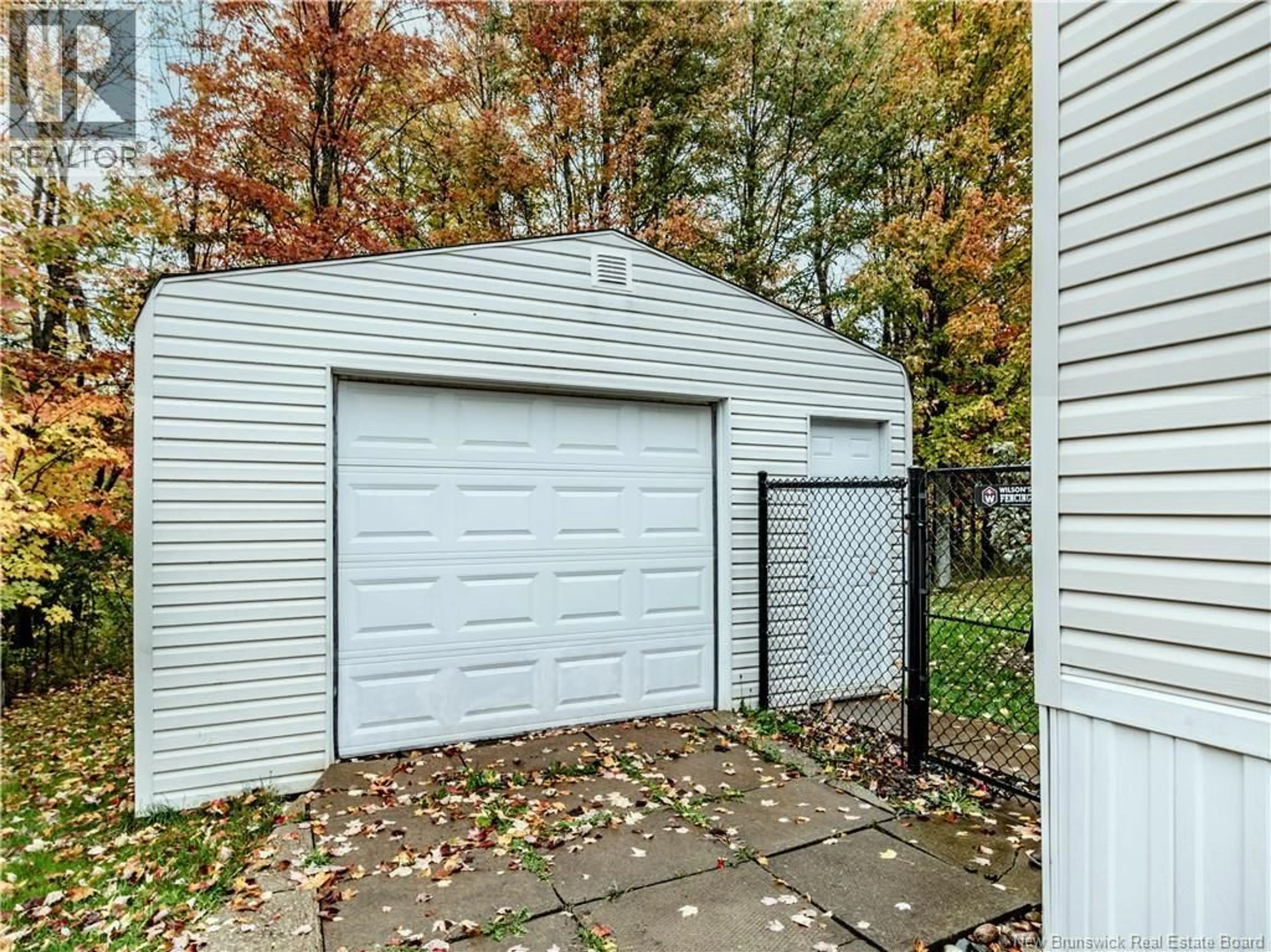 Indoor garage for 166 NEPISIGUIT, Dieppe New Brunswick E1A7N1