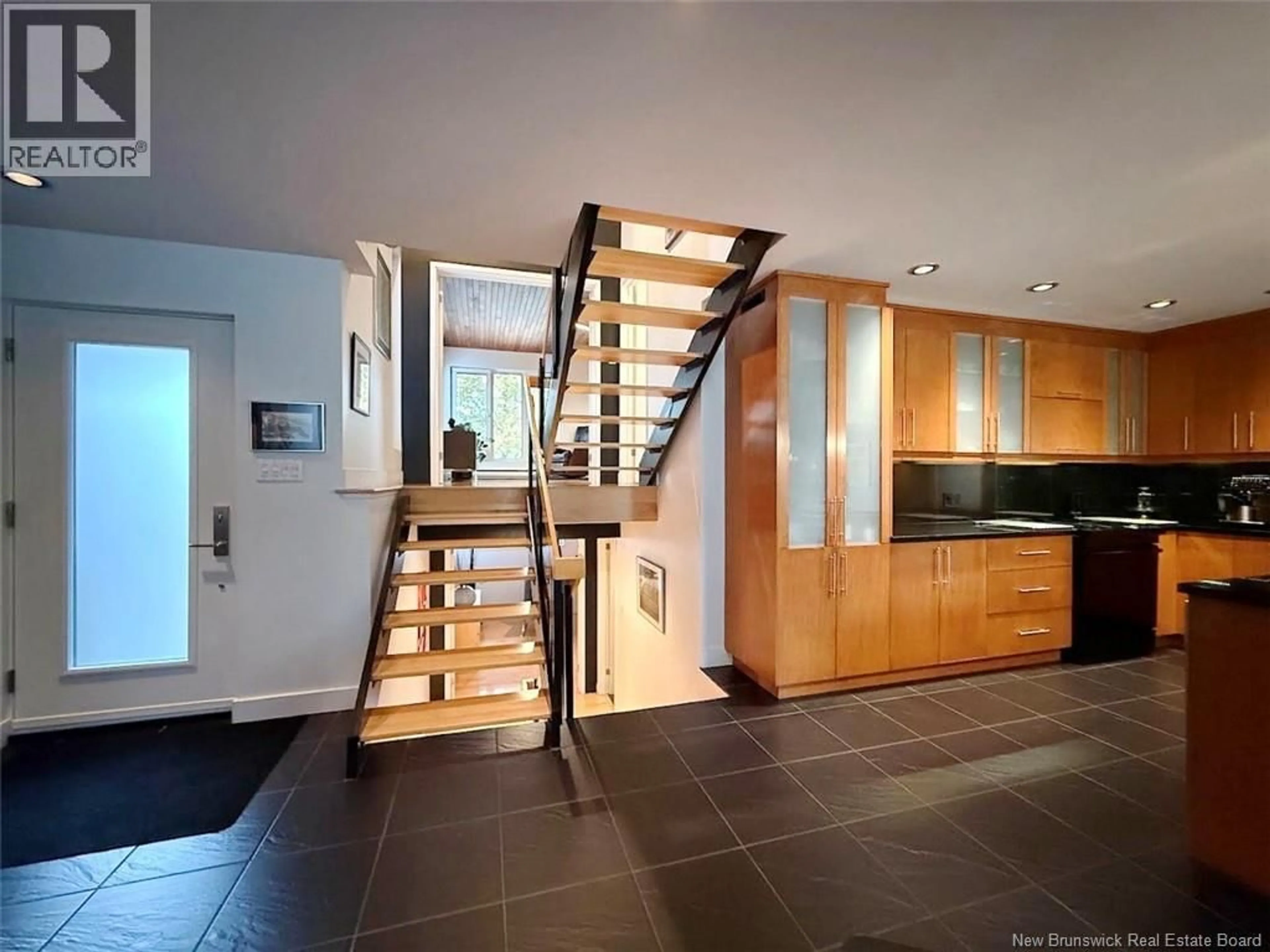 Indoor foyer for 1361 PRINCIPALE STREET, Saint-Basile New Brunswick E7C1M2