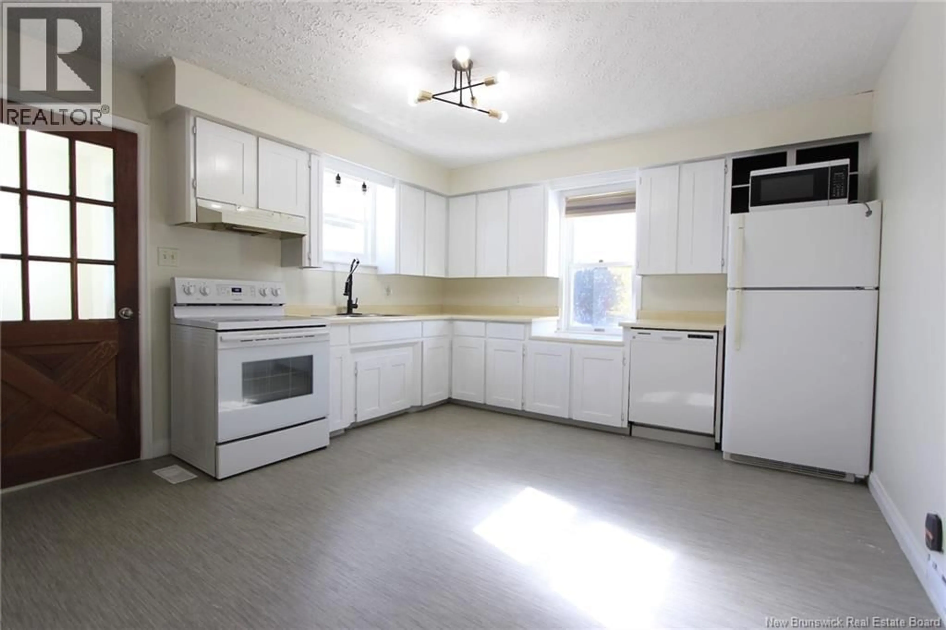 Standard kitchen, unknown for 203 MCNEILL AVENUE, Fredericton New Brunswick E3A1J5