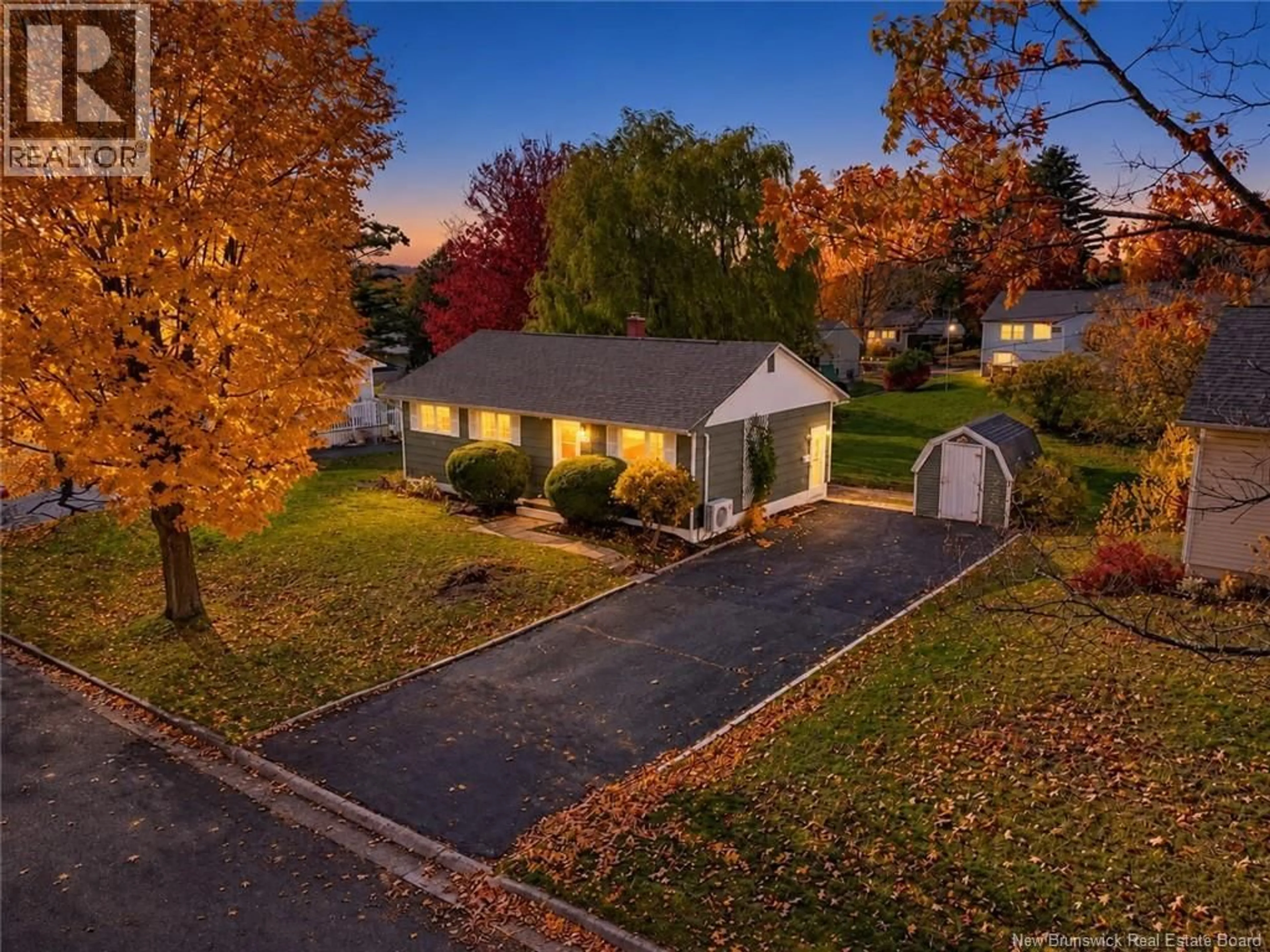 A pic from outside/outdoor area/front of a property/back of a property/a pic from drone, street for 109 OAK AVENUE, Fredericton New Brunswick E3A2E6