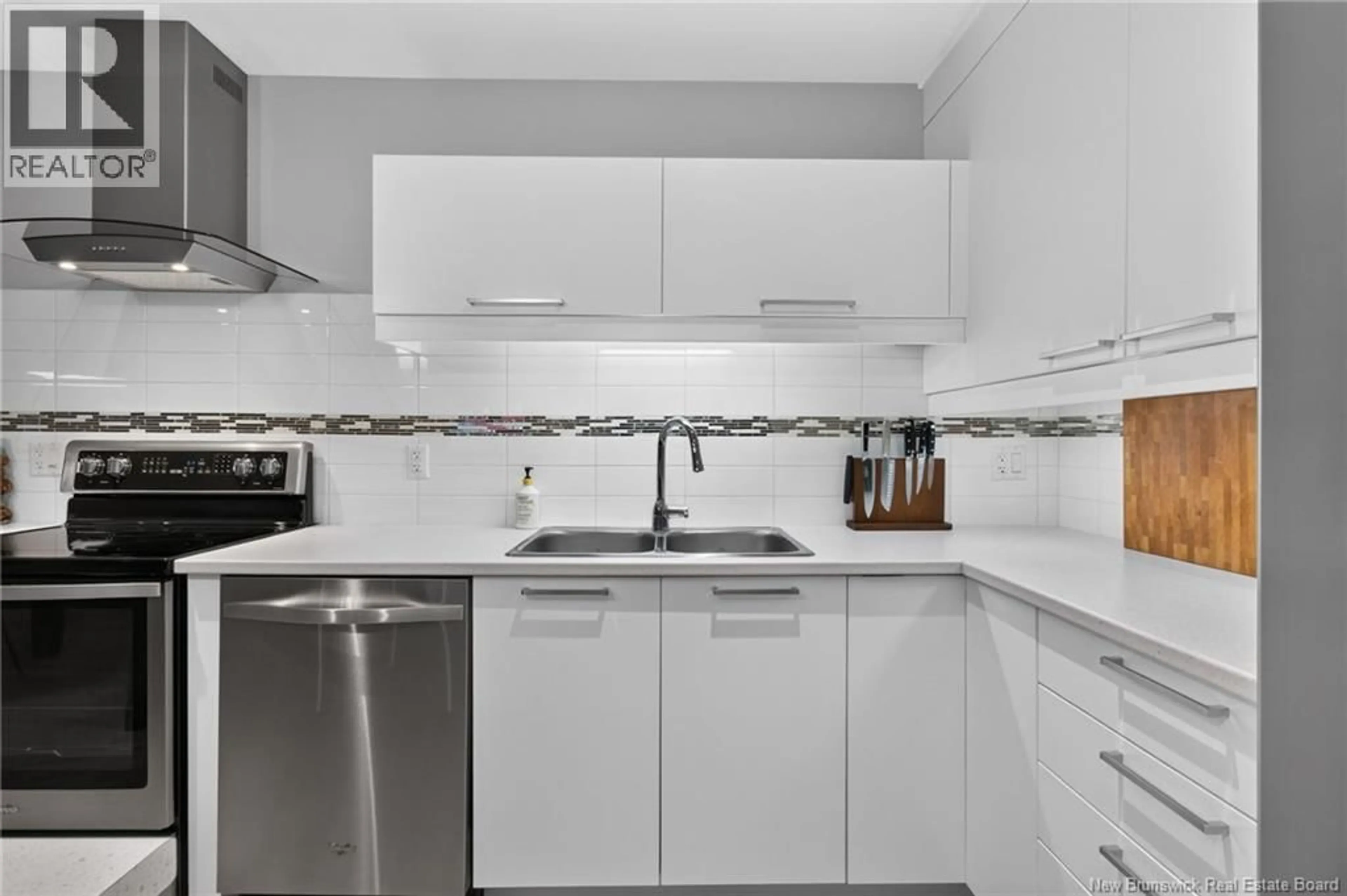 Standard kitchen, unknown for 236 ERINVALE DRIVE, Moncton New Brunswick E1A9S2
