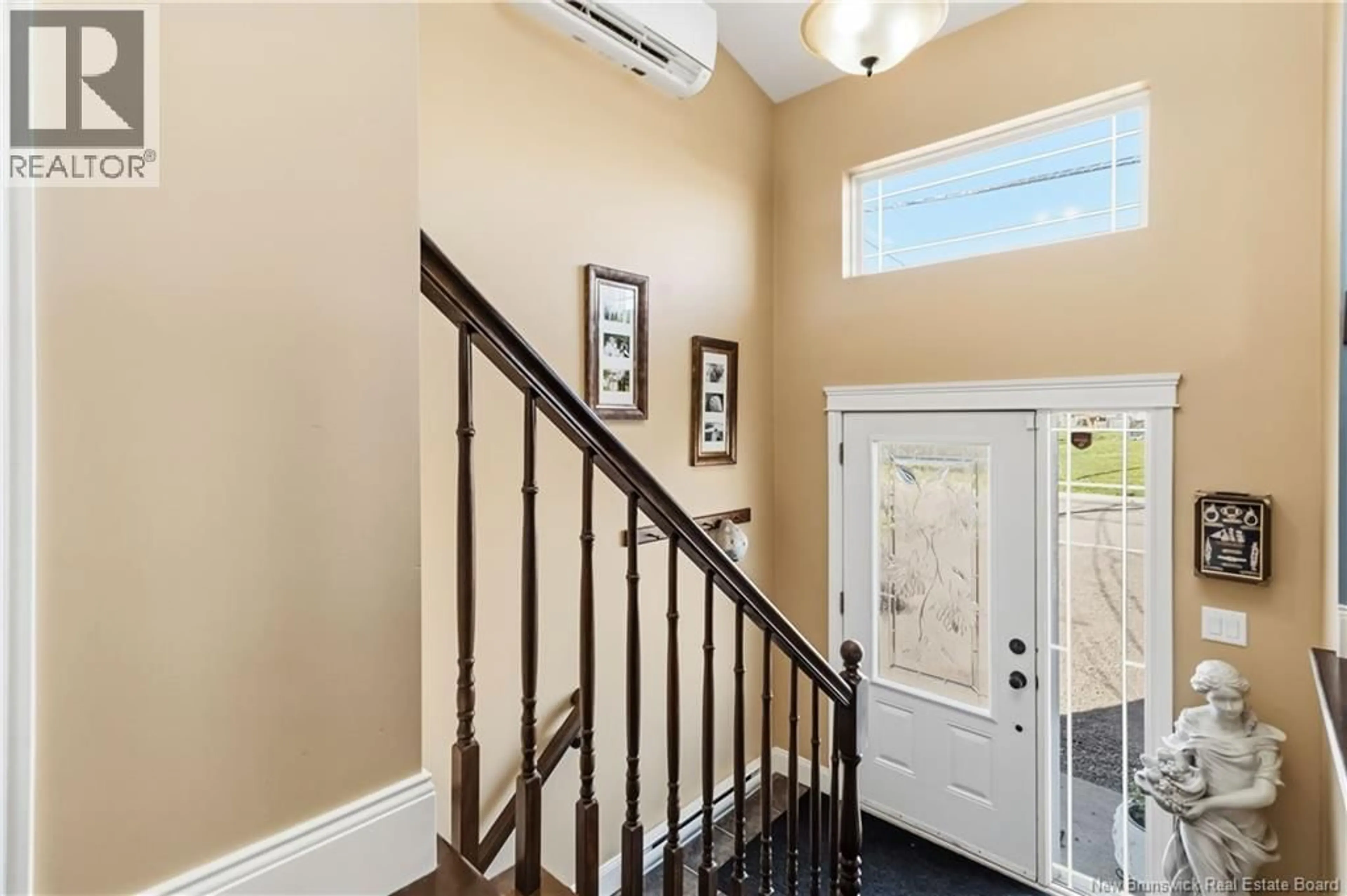 Indoor entryway for 136 HOLLAND DRIVE, Moncton New Brunswick E1G0W1