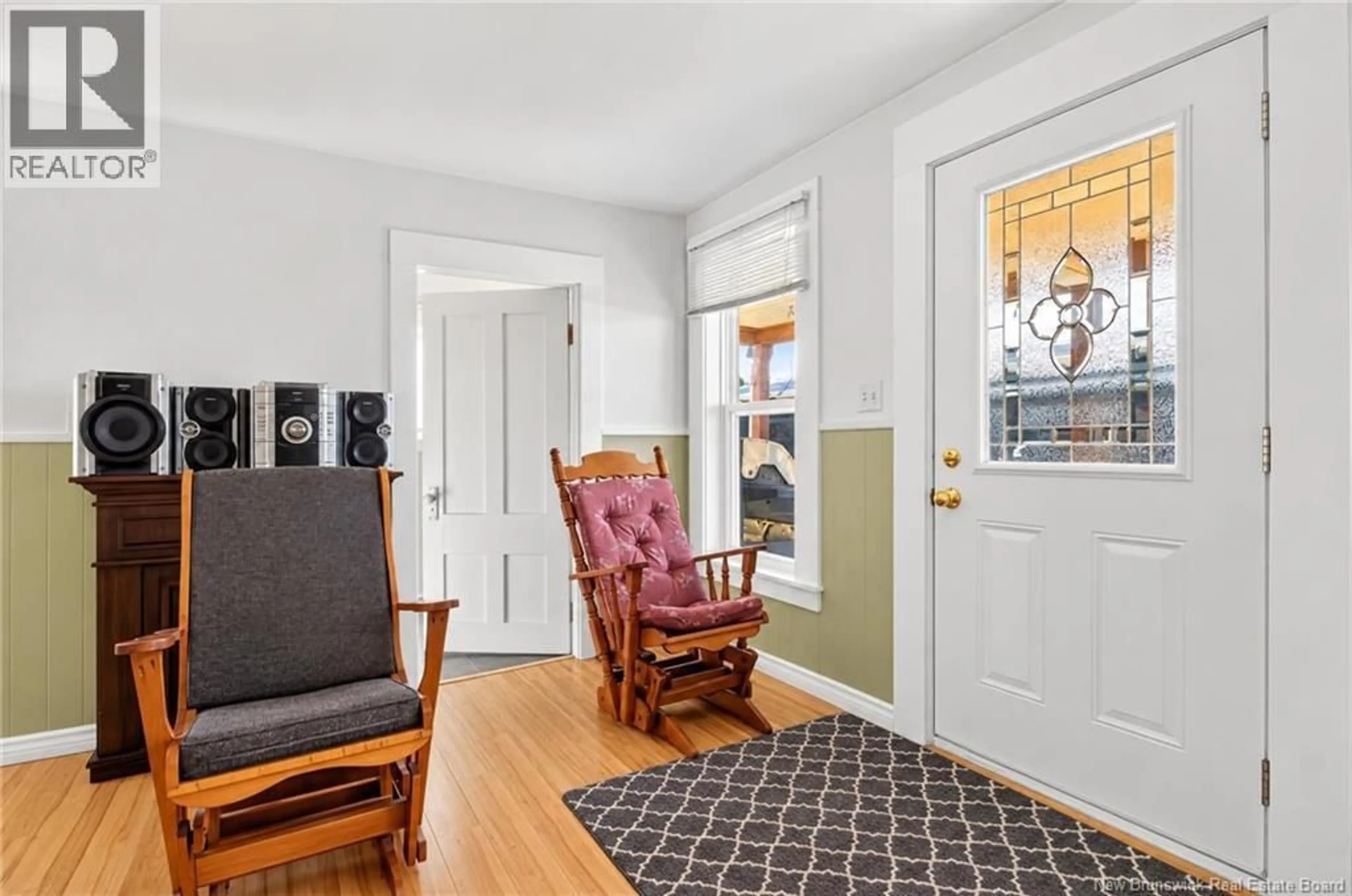 Indoor entryway for 1958 RTE 485, Saint-Paul New Brunswick E4T3M8