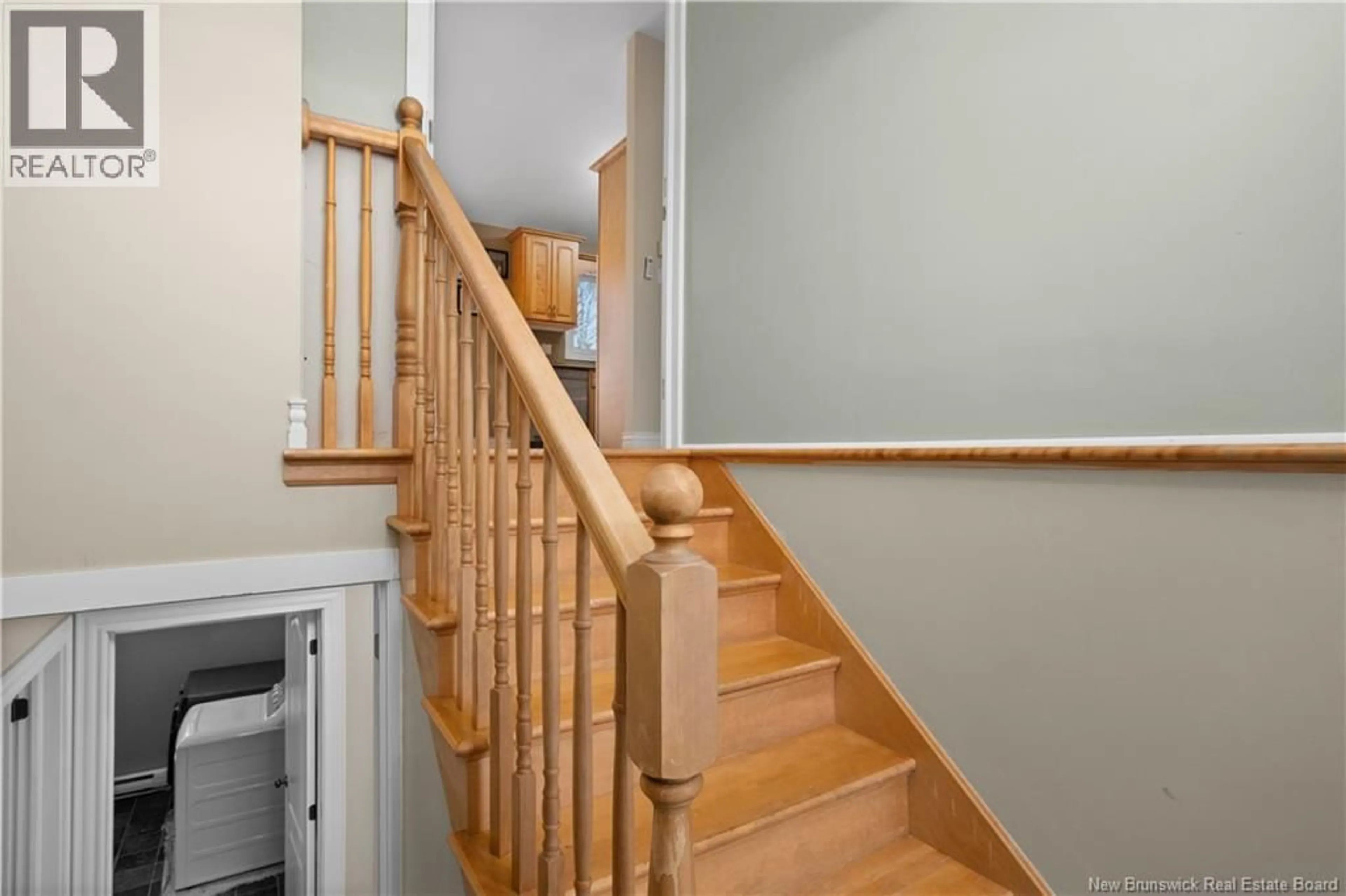 Stairs for 101 HERMAN STREET, Dieppe New Brunswick E1A0L4
