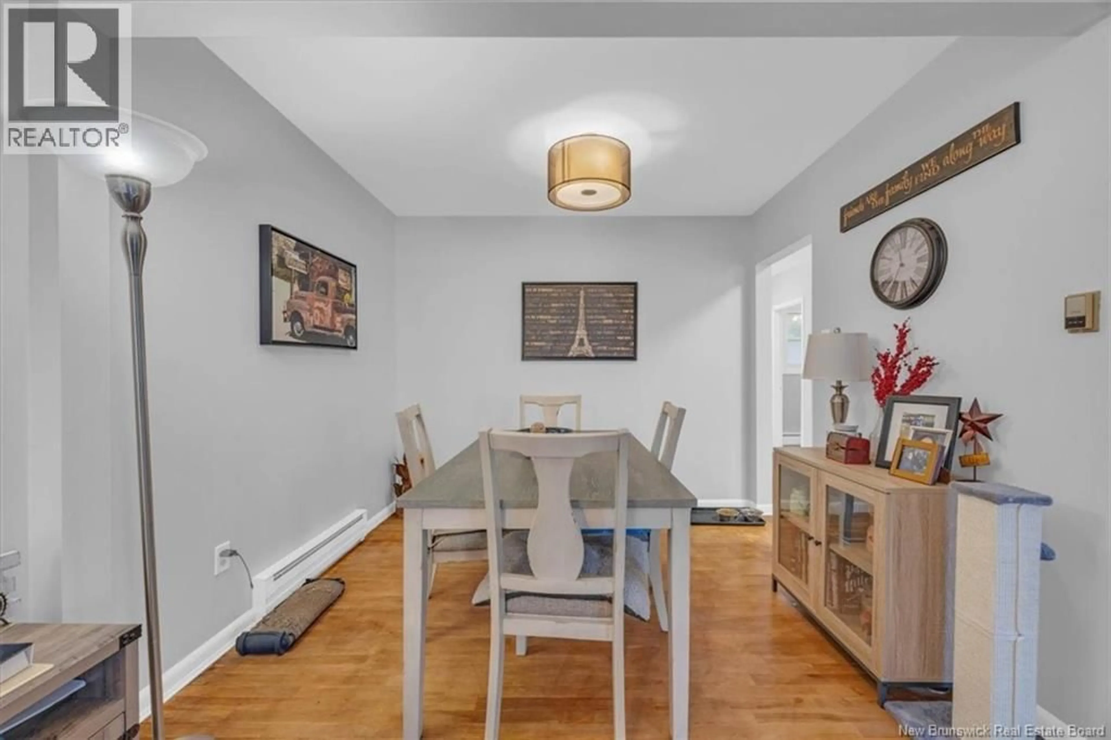 Dining room, wood/laminate floor for 14 HAMPTON MANOR, Saint John New Brunswick E2K0C4