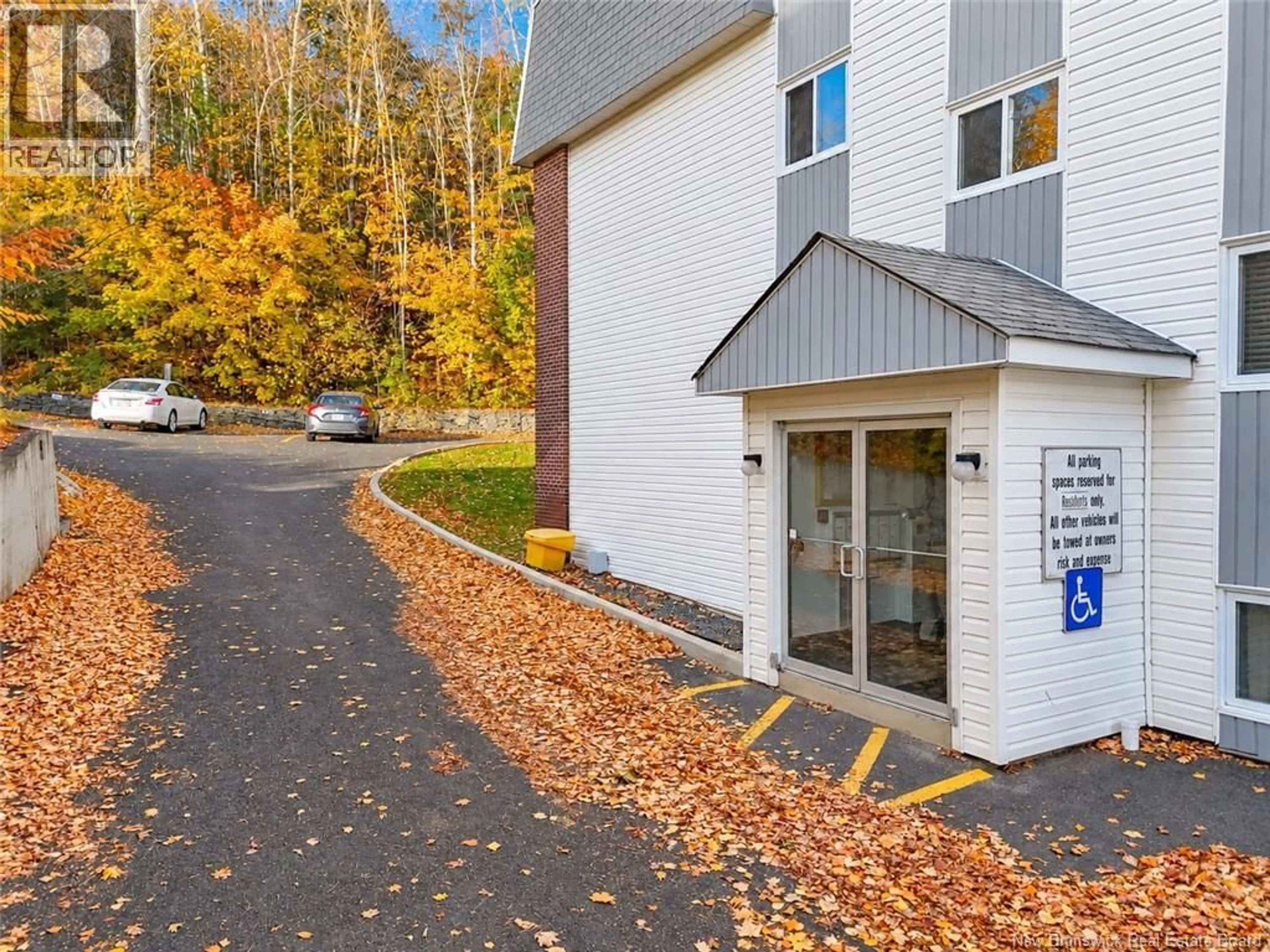 Indoor foyer for 1 - 228 DUNNS CROSSING ROAD, Fredericton New Brunswick E3B2A6