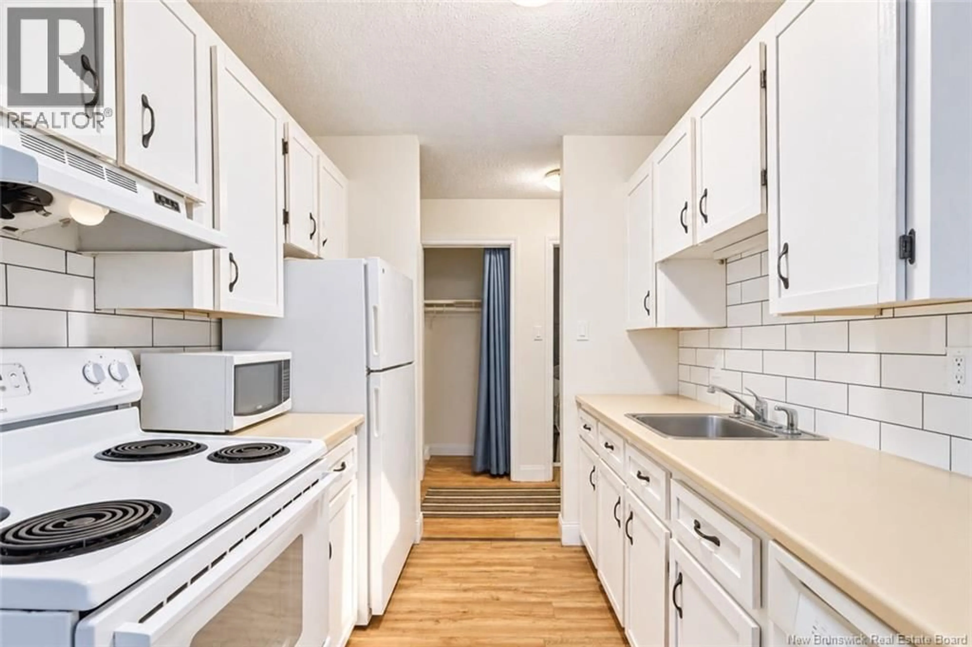 Standard kitchen, unknown for 1 - 228 DUNNS CROSSING ROAD, Fredericton New Brunswick E3B2A6