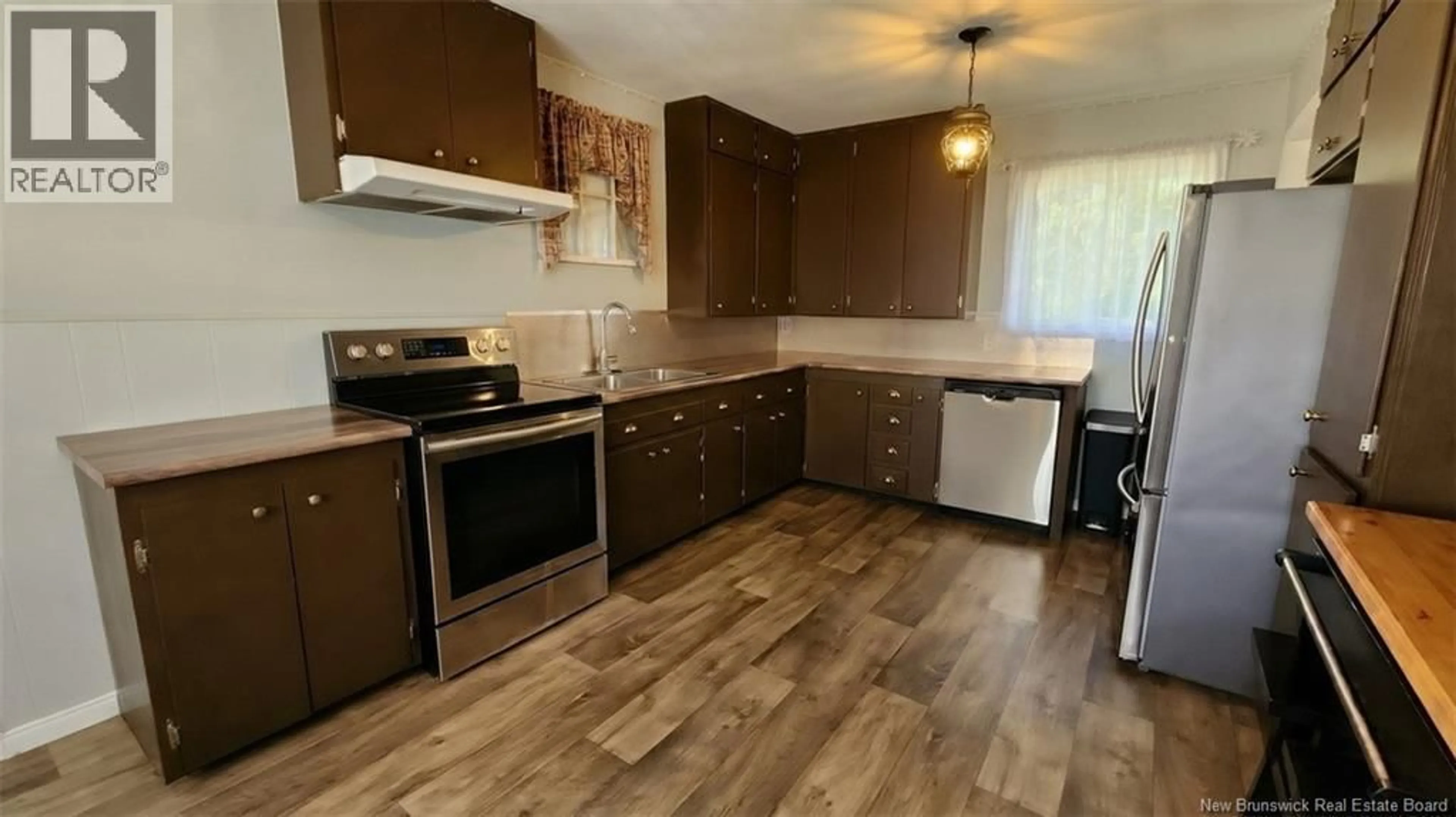 Standard kitchen, wood/laminate floor for 1129 PRINCIPALE STREET, Saint-Basile New Brunswick E7C1M1