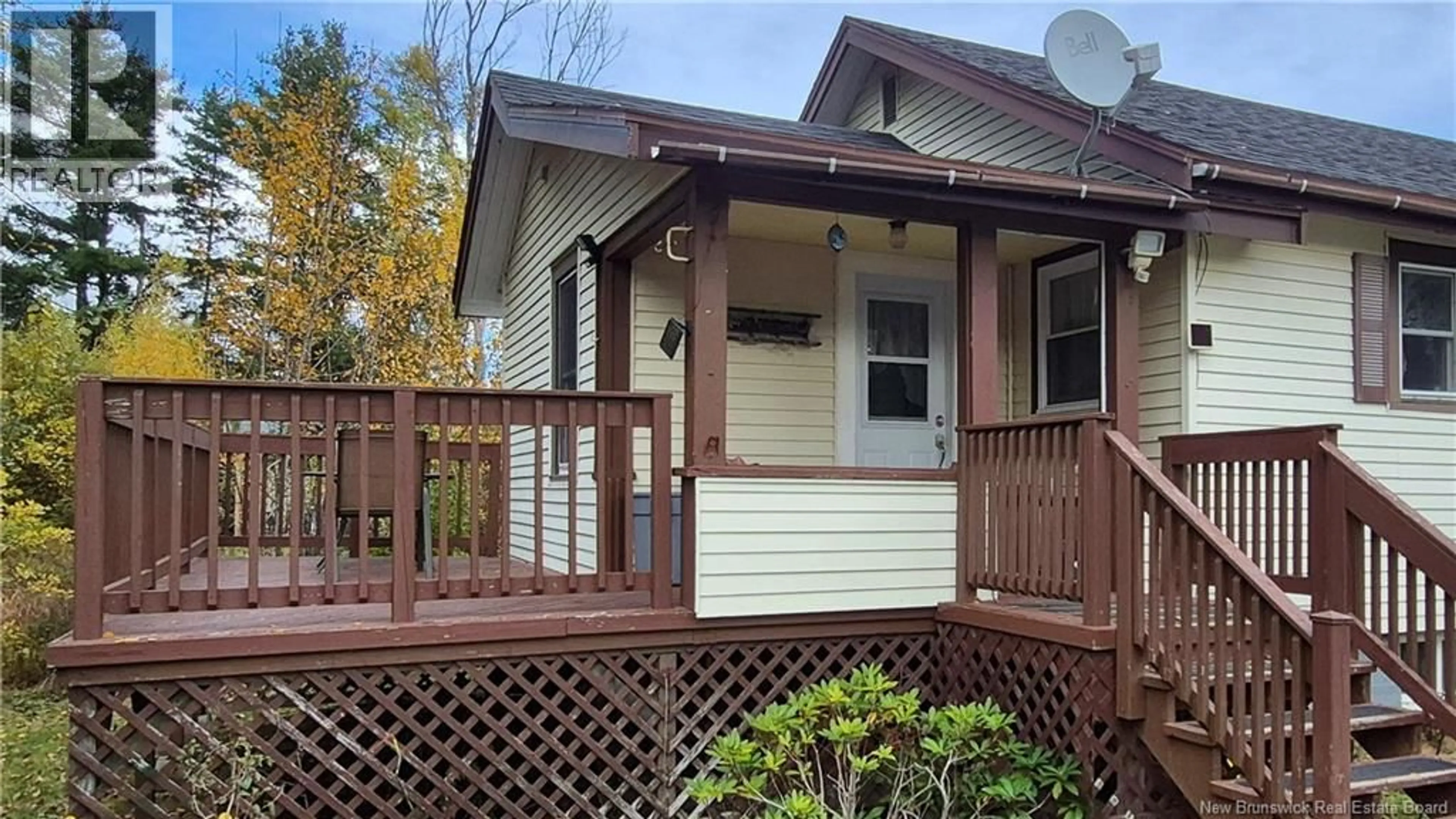 Home with vinyl exterior material, street for 72 MARKS STREET, St. Stephen New Brunswick E3L2B5