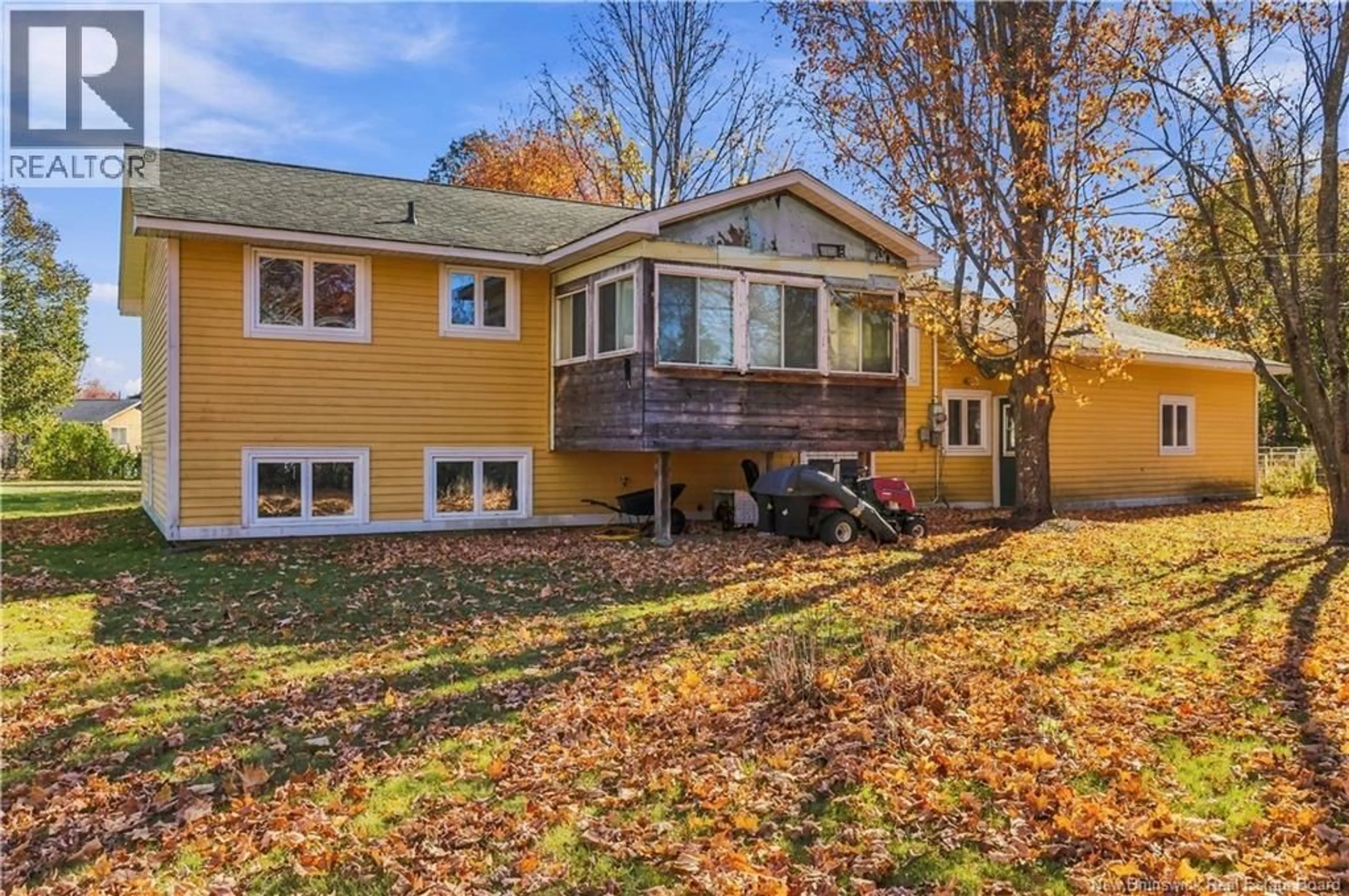 Unknown for 31 ROBINSON DRIVE, Fredericton New Brunswick E3A1L7