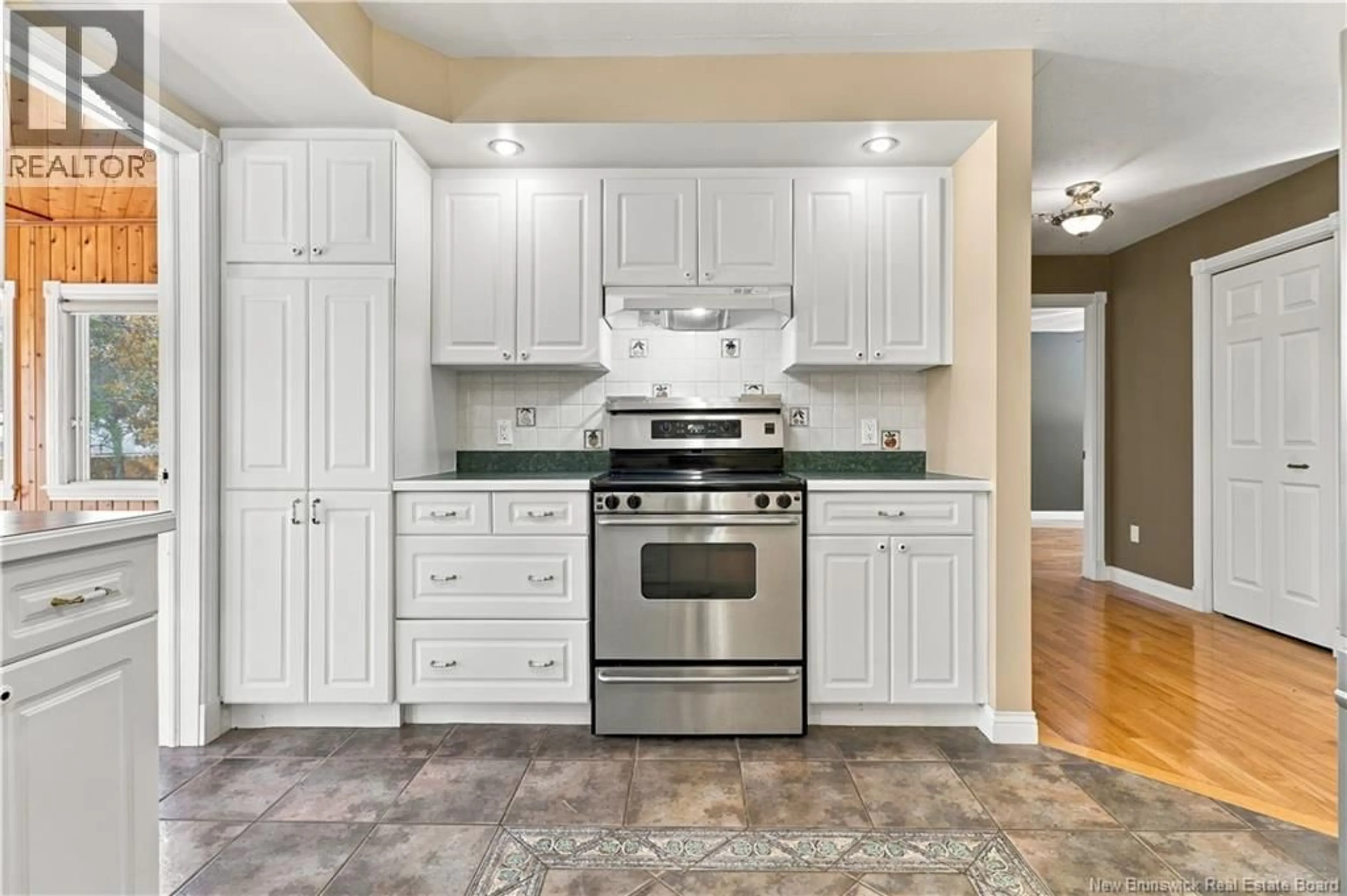 Standard kitchen, ceramic/tile floor for 31 ROBINSON DRIVE, Fredericton New Brunswick E3A1L7