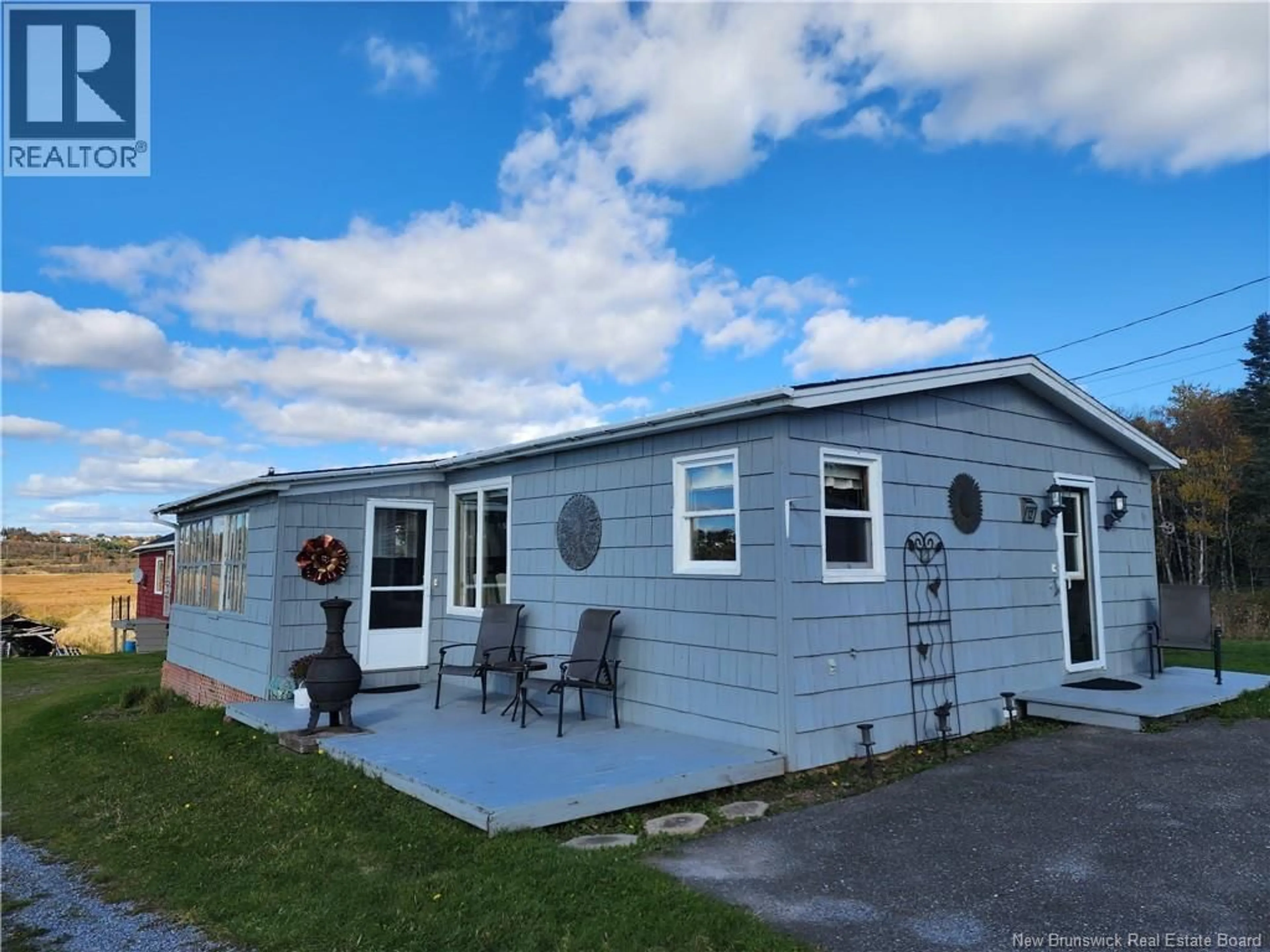 Home with vinyl exterior material, unknown for 10-14 SEACOAST LANE, Saint John New Brunswick E2M5W3