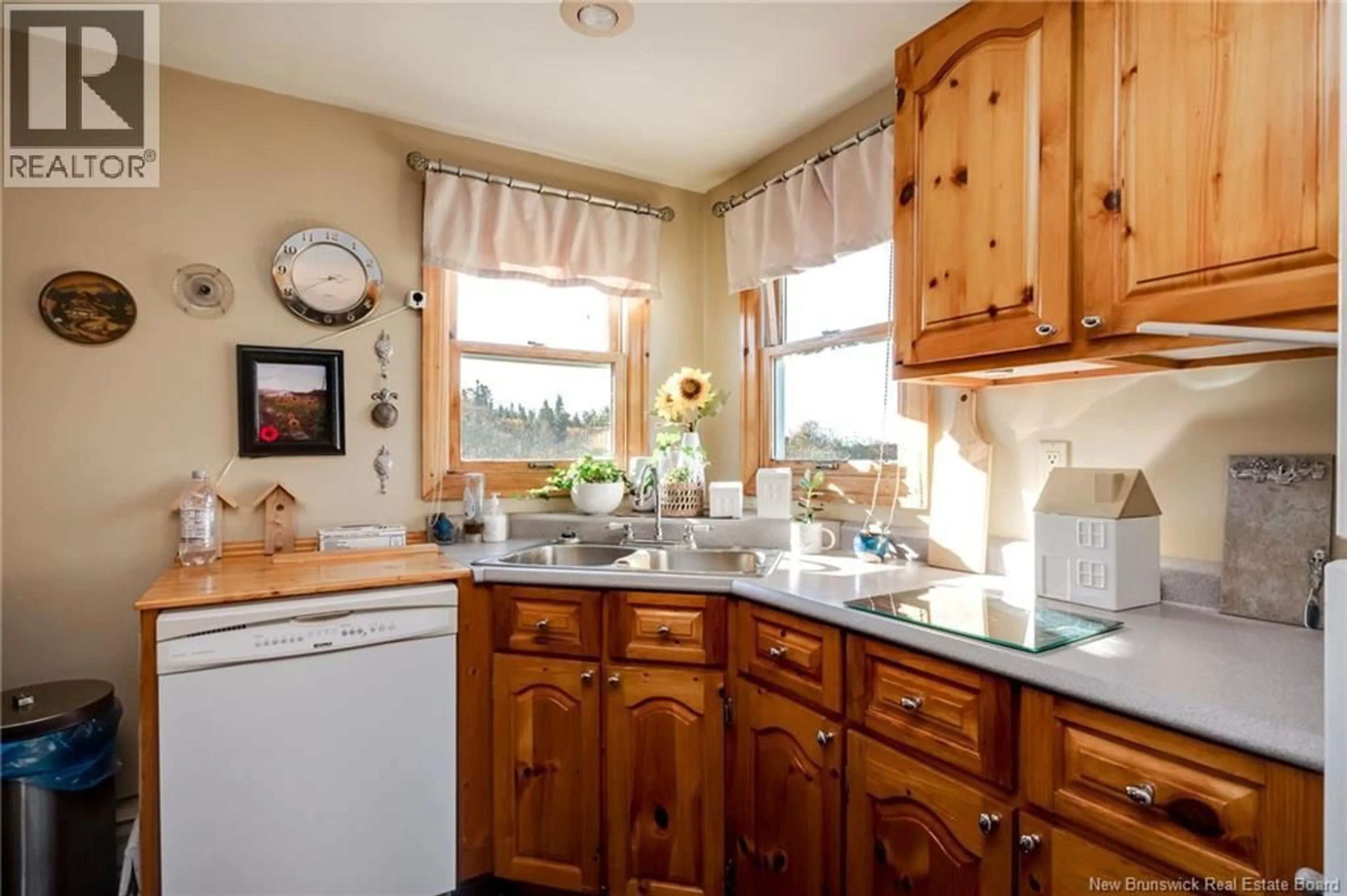 Standard kitchen, unknown for 10-14 SEACOAST LANE, Saint John New Brunswick E2M5W3