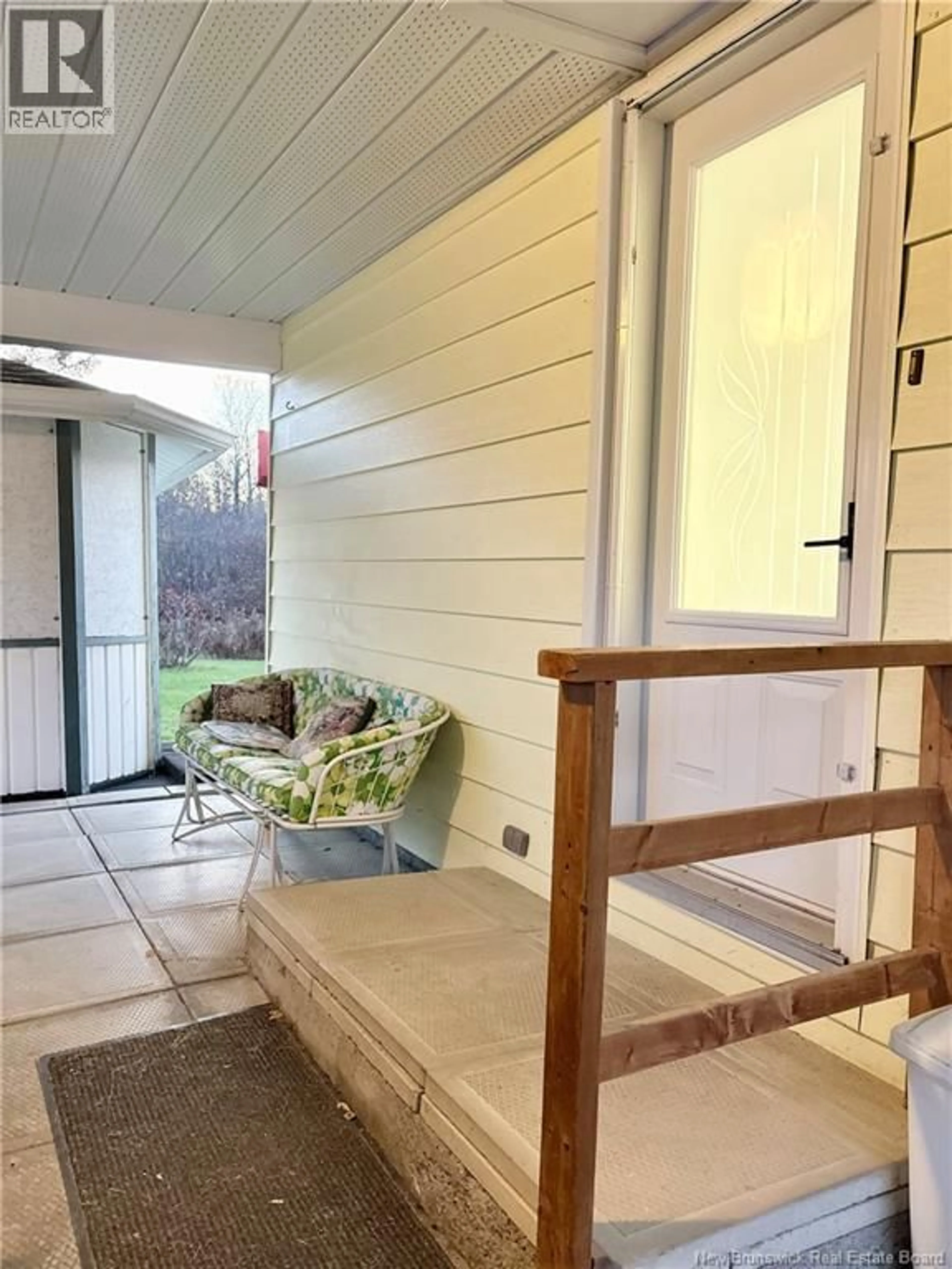 Indoor entryway for 16 4 IÈME AVENUE, Clair New Brunswick E7A2B3