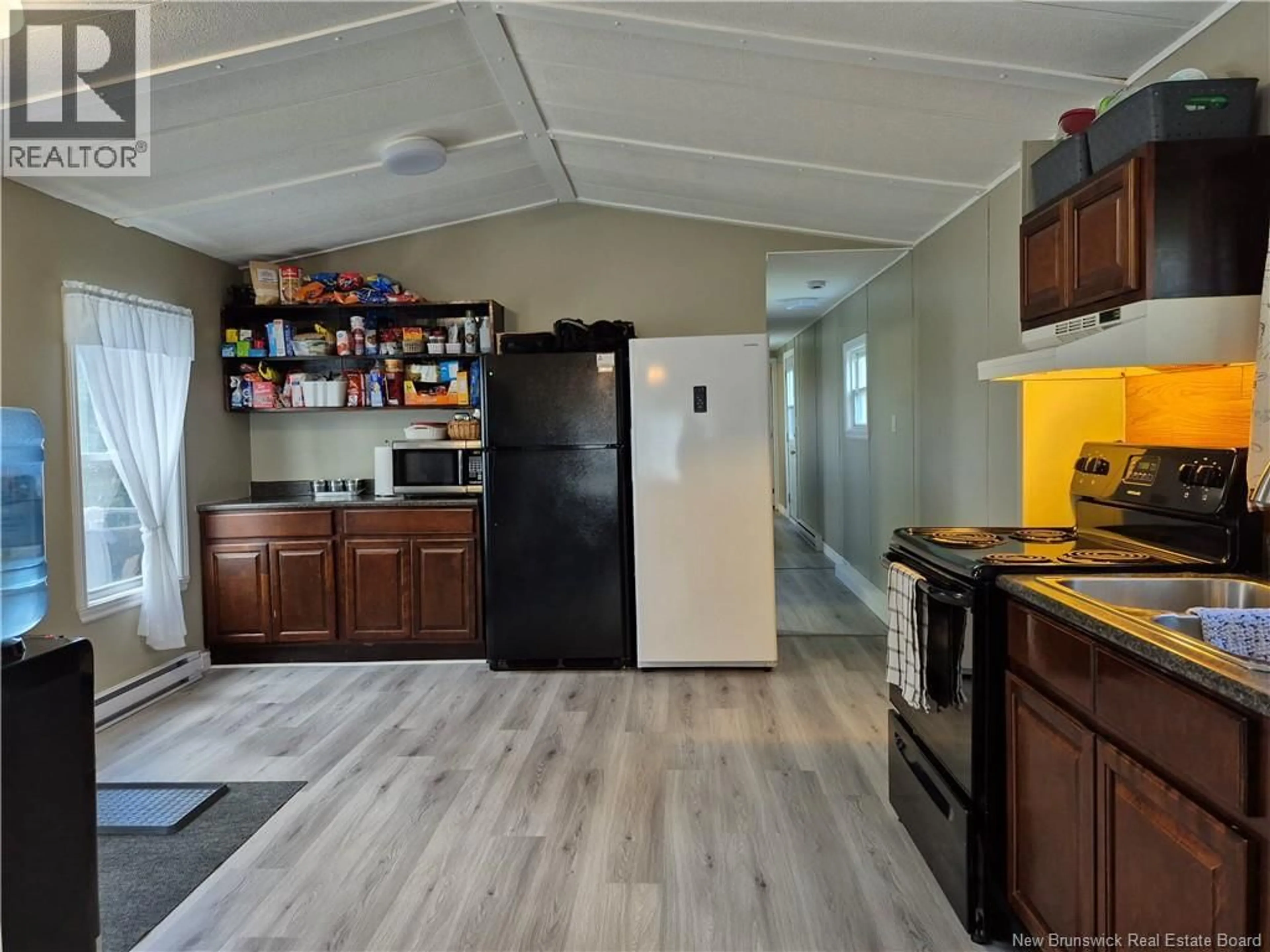 Standard kitchen, wood/laminate floor for 59 TAMARACK DRIVE, Lincoln New Brunswick E3B6V2