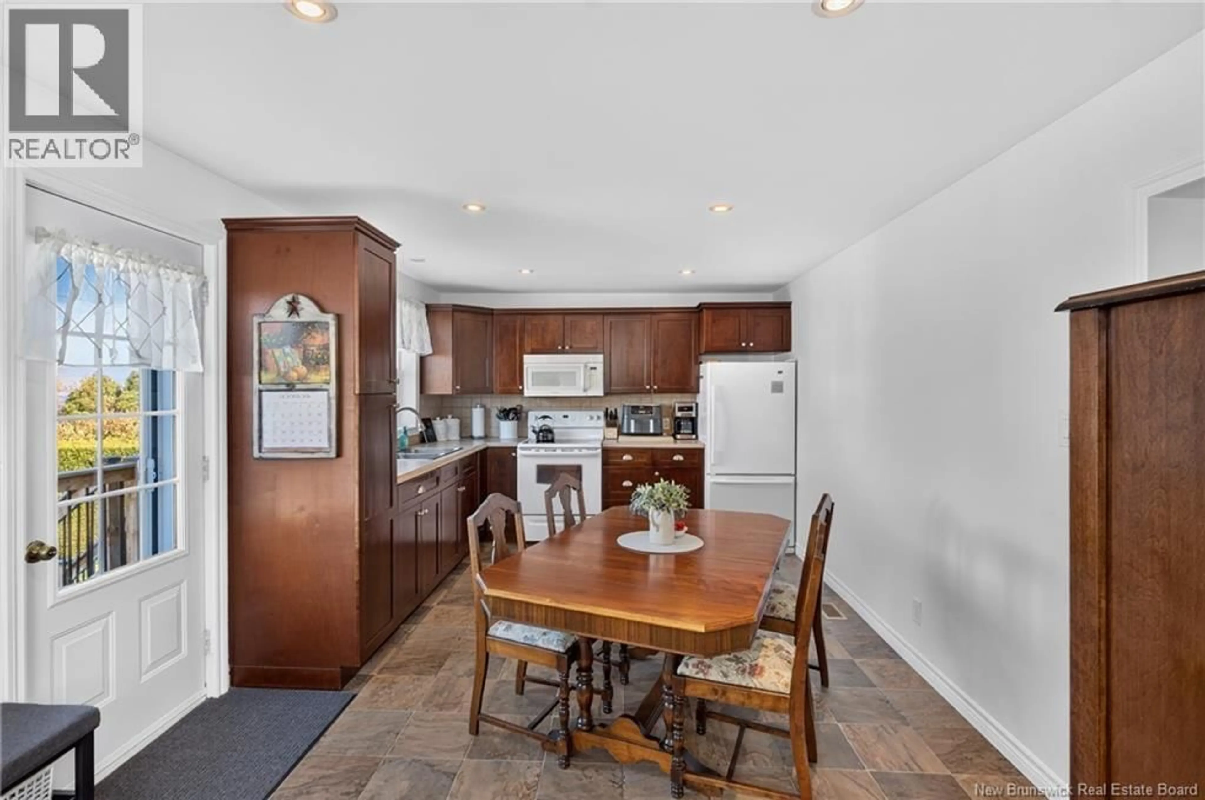 Standard kitchen, unknown for 451 VANIER STREET, Campbellton New Brunswick E3N1V2