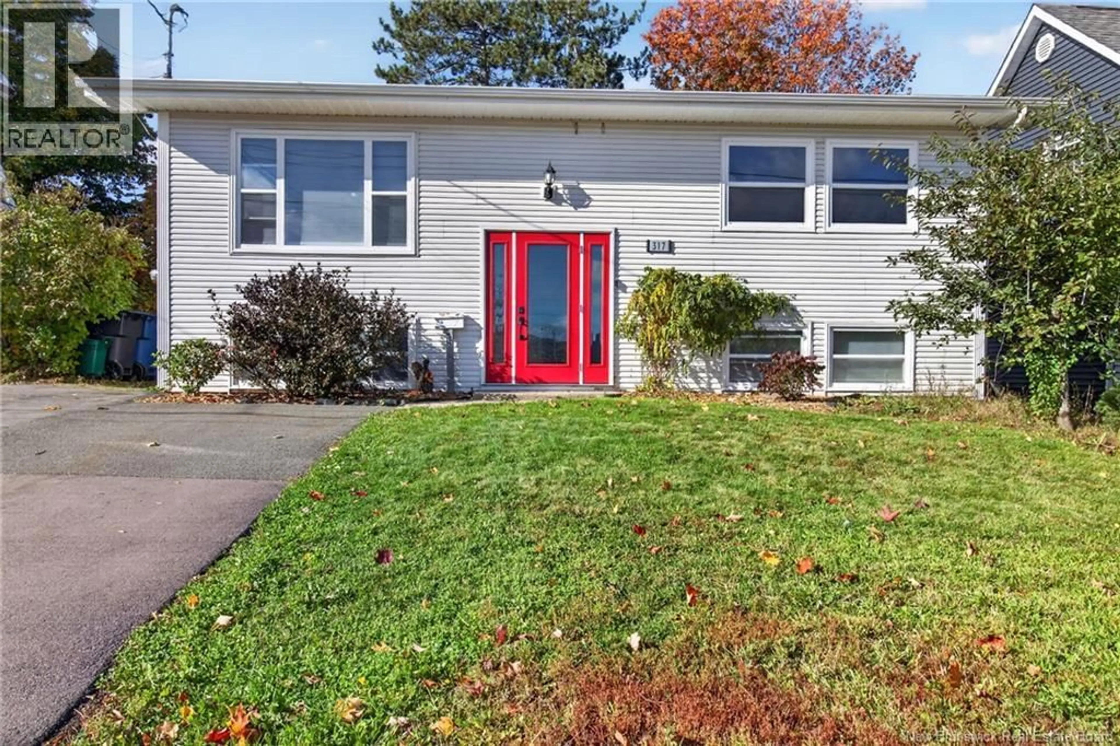 Home with vinyl exterior material, street for 317 MONTGOMERY AVENUE, Riverview New Brunswick E1B1Z5