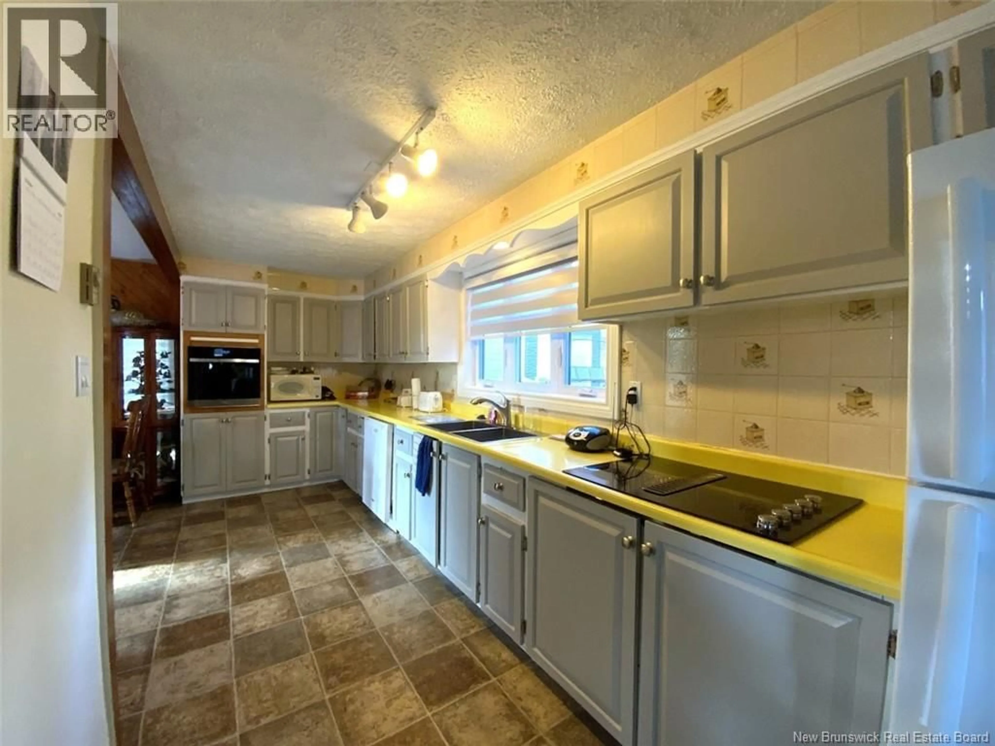 Standard kitchen, unknown for 108 ST-GEORGES AVENUE, Edmundston New Brunswick E3V2W2