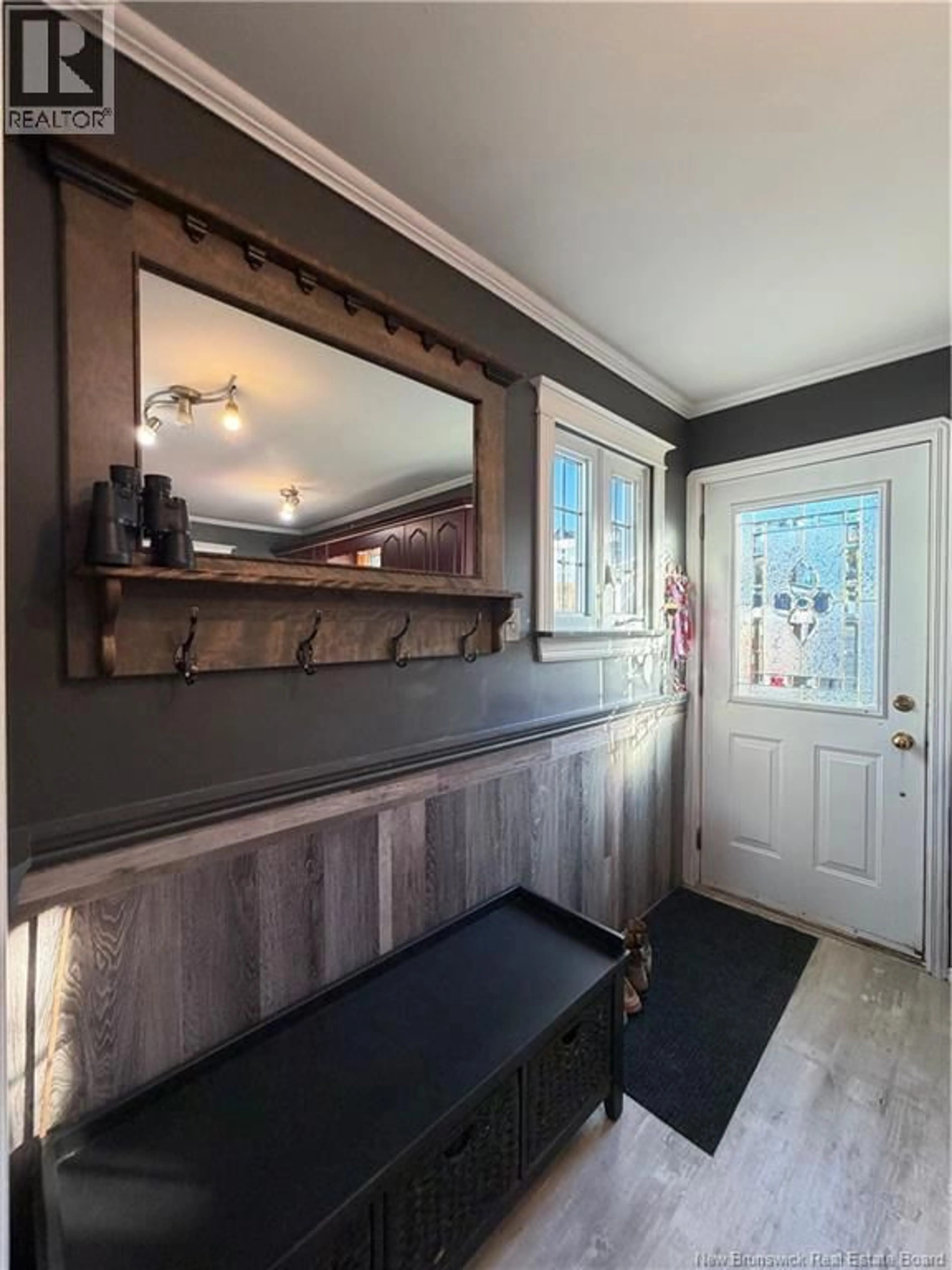 Indoor entryway for 390 VICTORIA STREET, Dalhousie New Brunswick E8C2S4