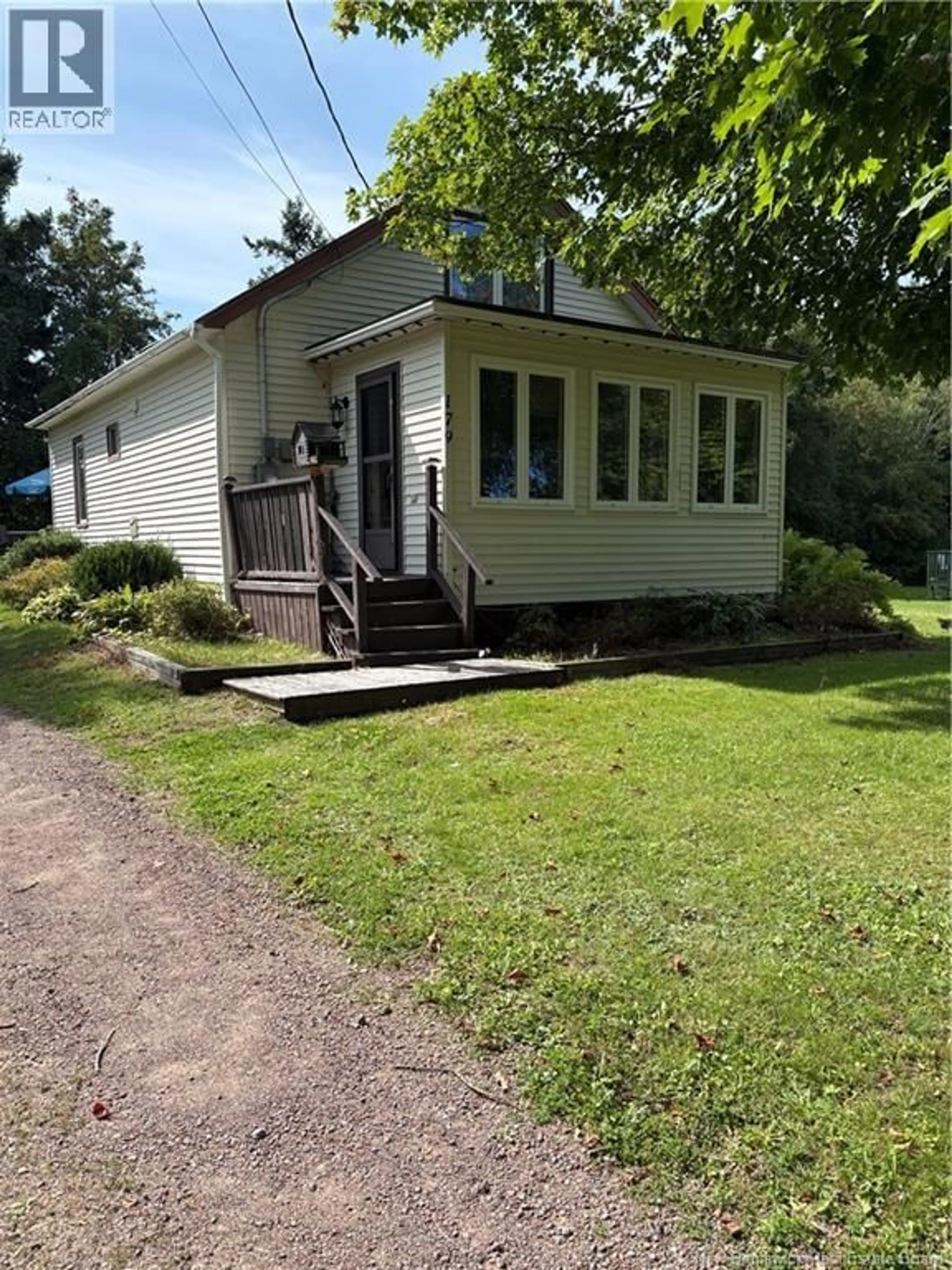 A pic from outside/outdoor area/front of a property/back of a property/a pic from drone, unknown for 179 LEBLANC AVENUE, Shediac New Brunswick E4P1Y6