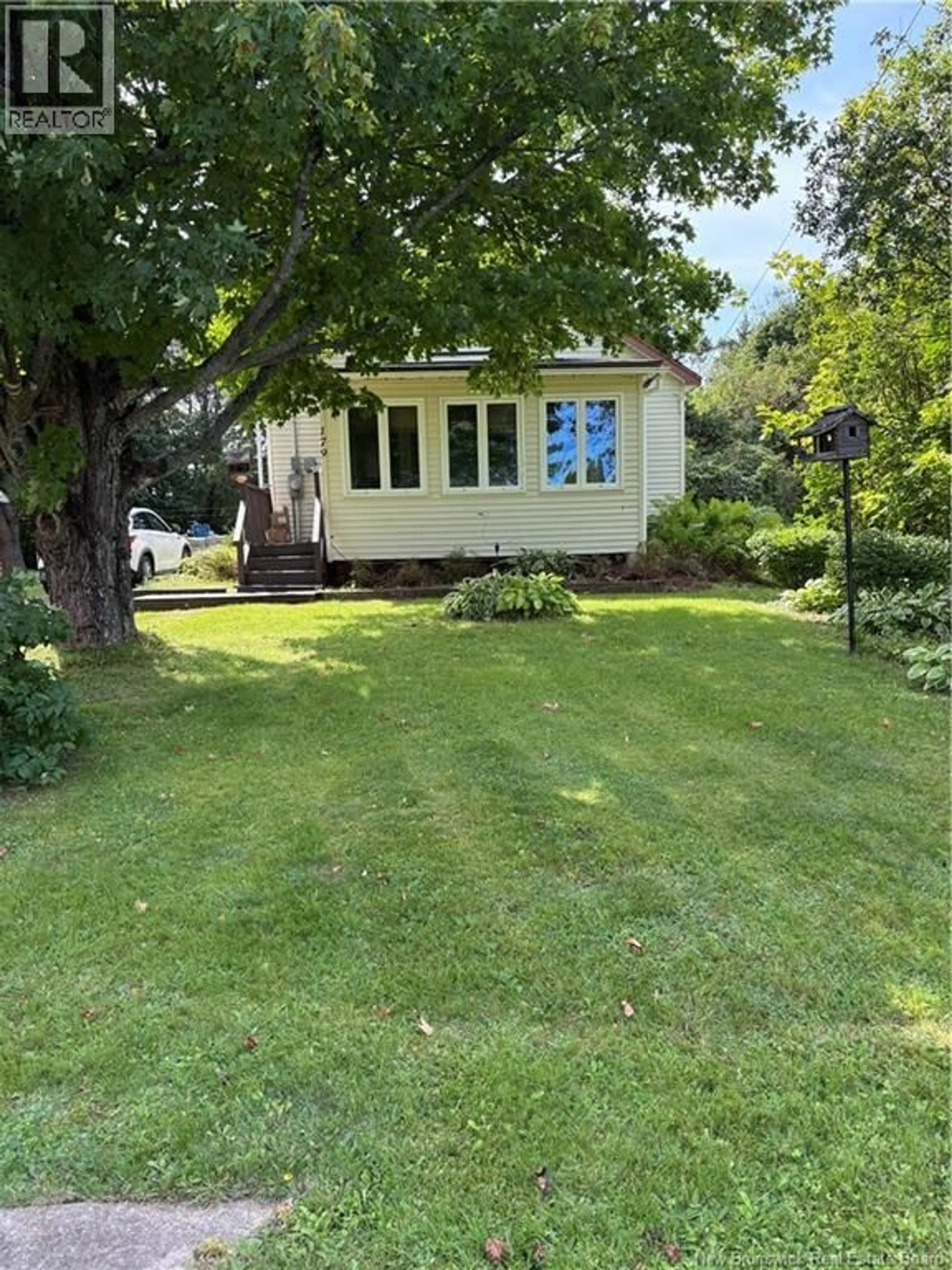 A pic from outside/outdoor area/front of a property/back of a property/a pic from drone, street for 179 LEBLANC AVENUE, Shediac New Brunswick E4P1Y6