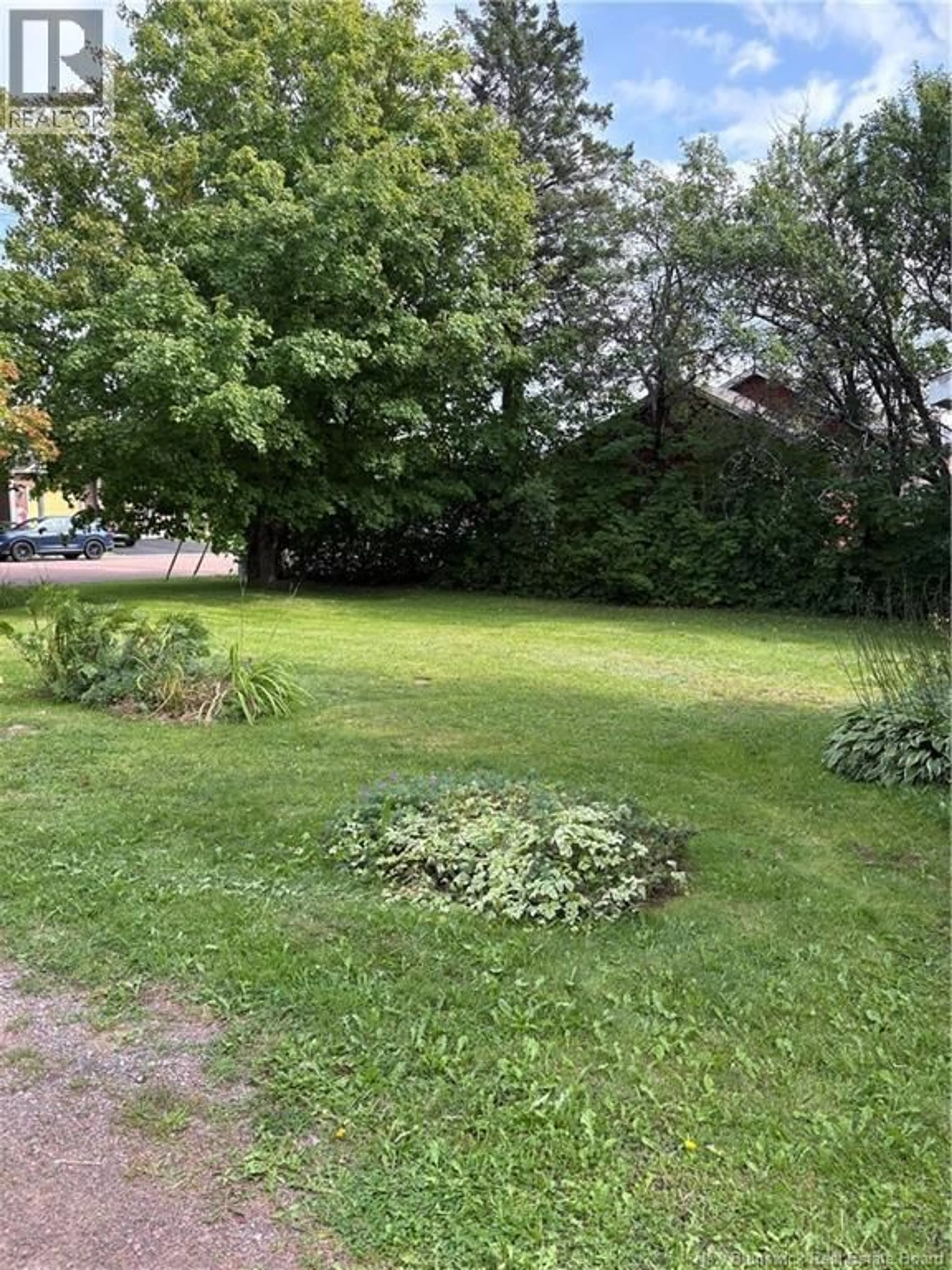 A pic from outside/outdoor area/front of a property/back of a property/a pic from drone, street for 179 LEBLANC AVENUE, Shediac New Brunswick E4P1Y6