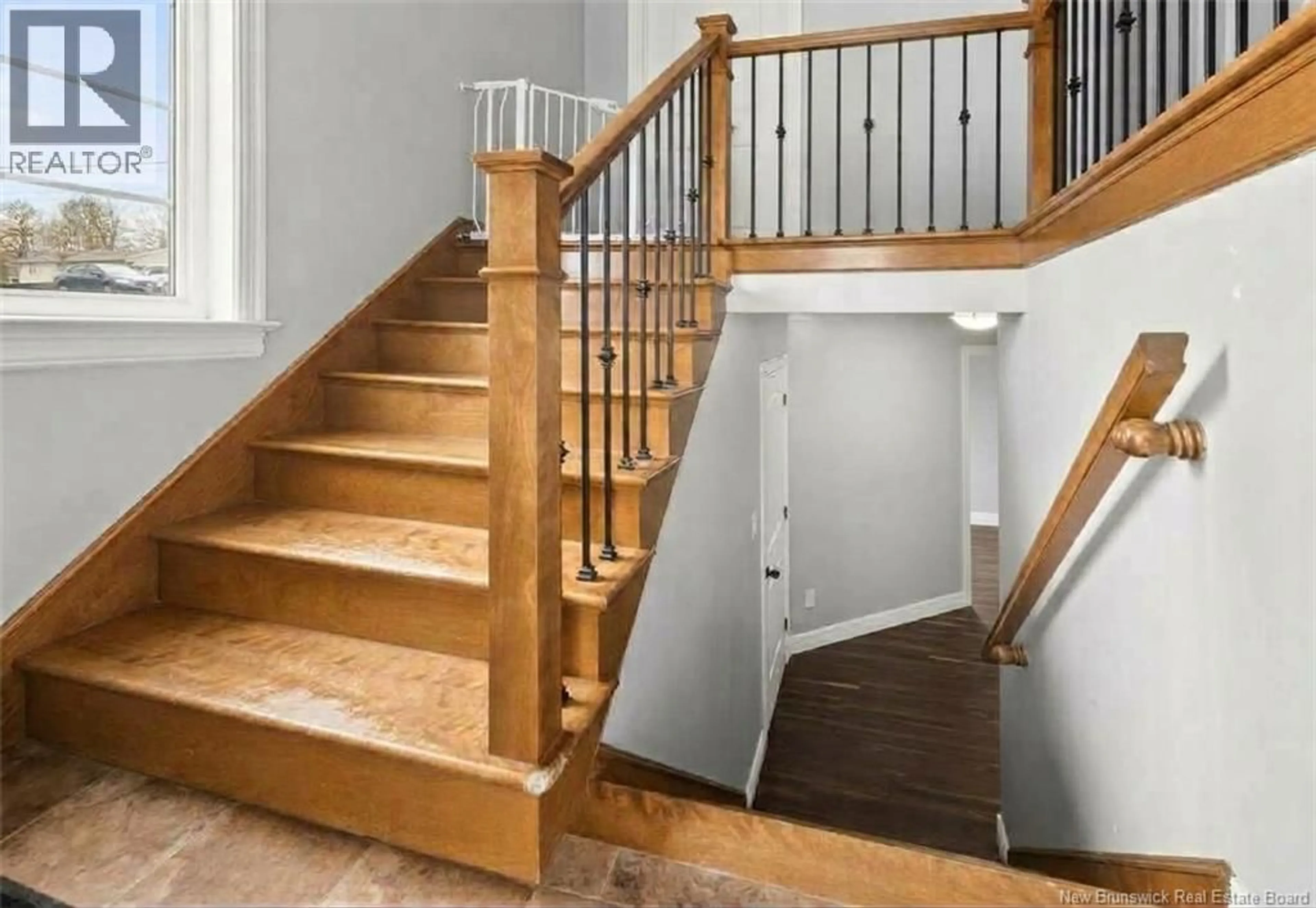 Stairs for 196 LORETTE STREET, Dieppe New Brunswick E1A0E2