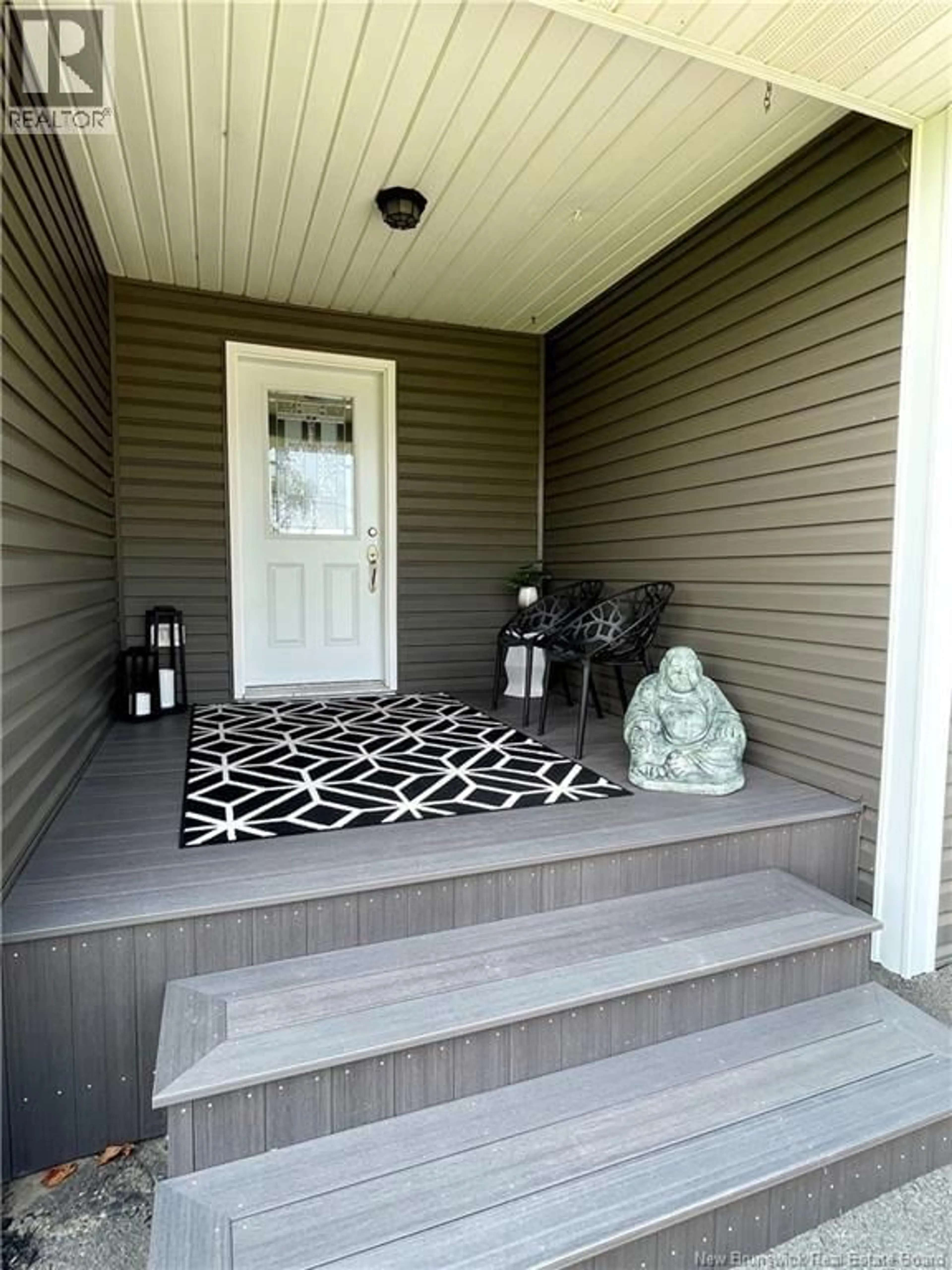 Indoor entryway for 615 ROCKLAND ROAD, Rockland New Brunswick E7P1G4