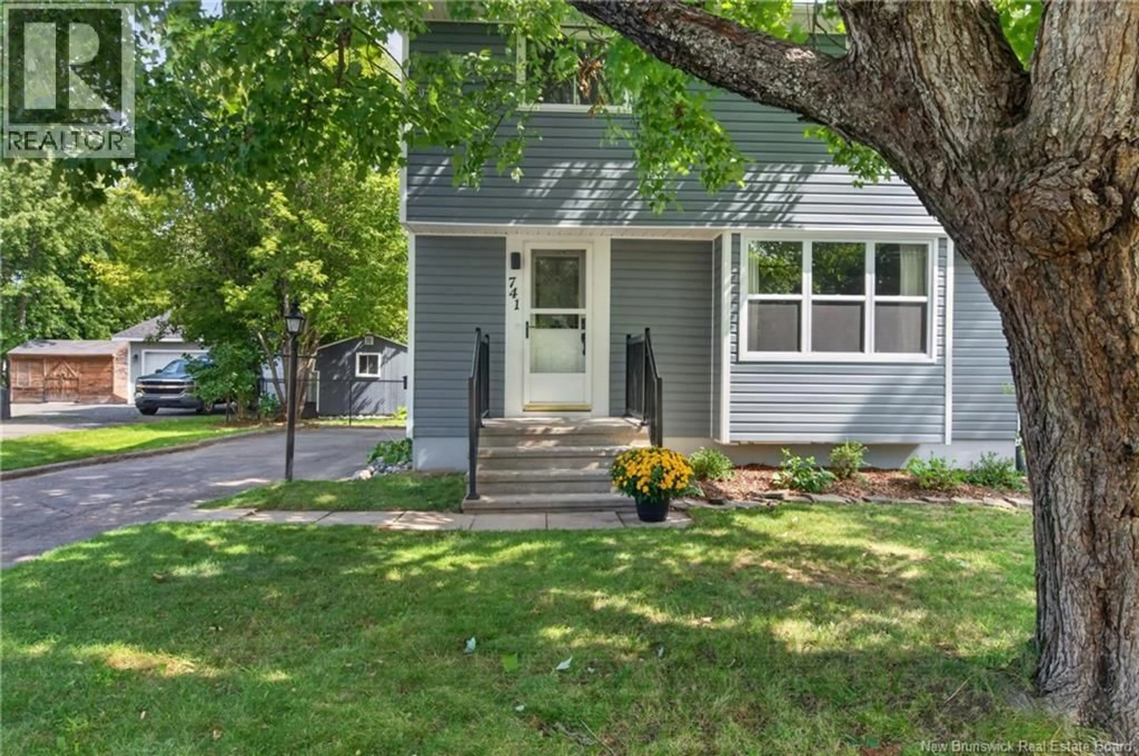 Home with vinyl exterior material, street for 741 MCEVOY STREET, Fredericton New Brunswick E3A3B8