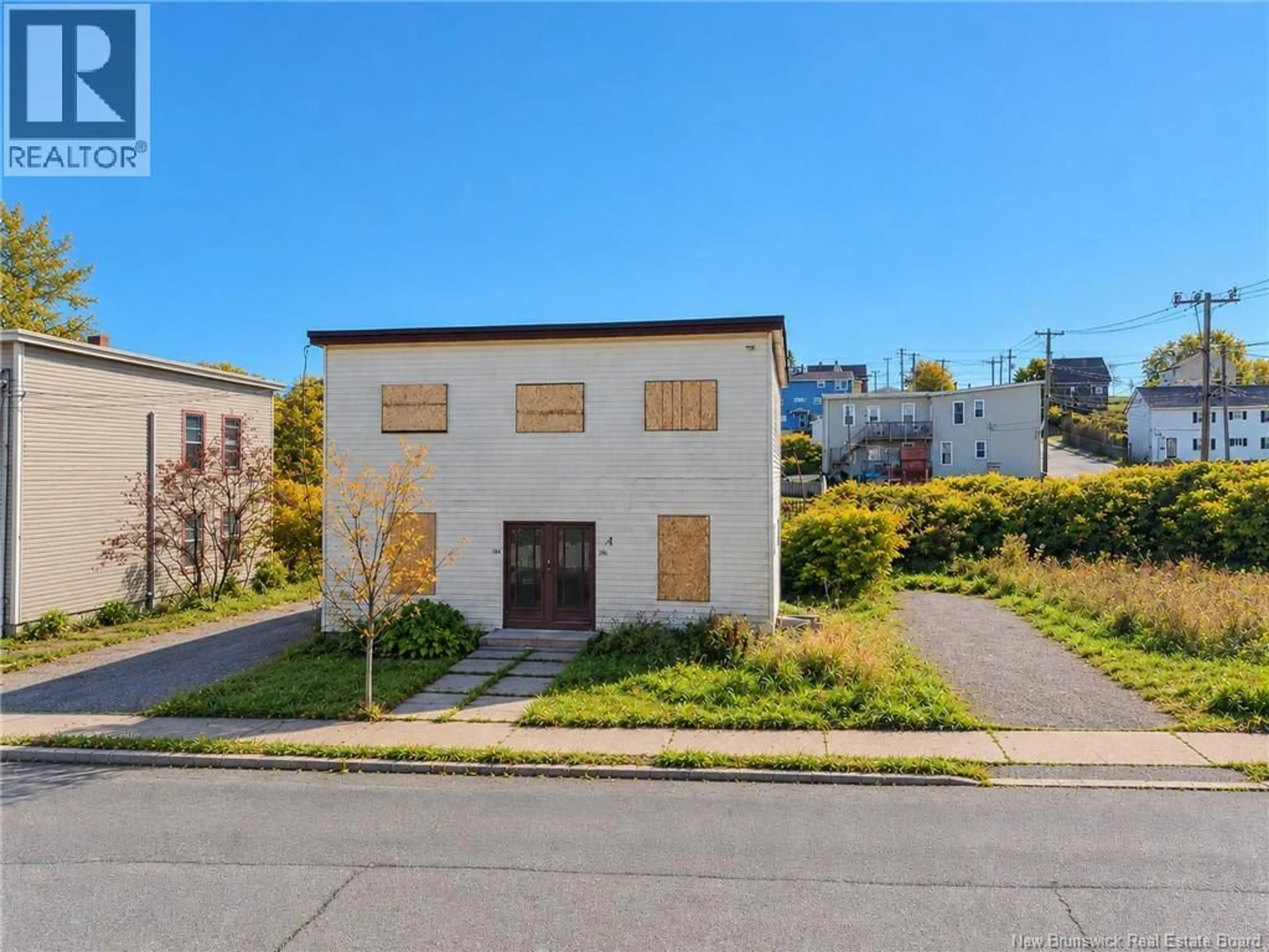 A pic from outside/outdoor area/front of a property/back of a property/a pic from drone, street for 194-196 TOWER STREET, Saint John New Brunswick E2M1Z2
