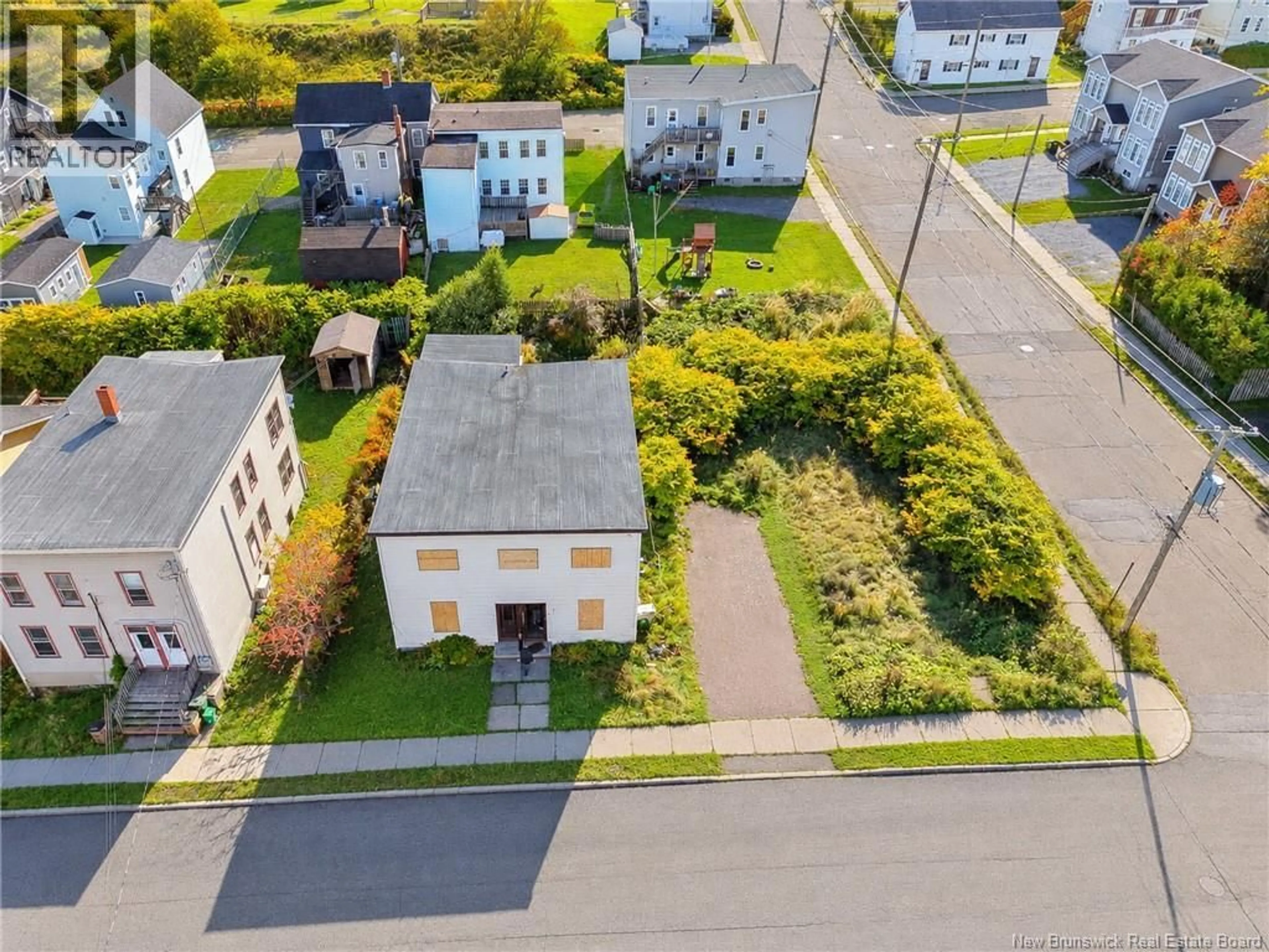 A pic from outside/outdoor area/front of a property/back of a property/a pic from drone, street for 194-196 TOWER STREET, Saint John New Brunswick E2M1Z2