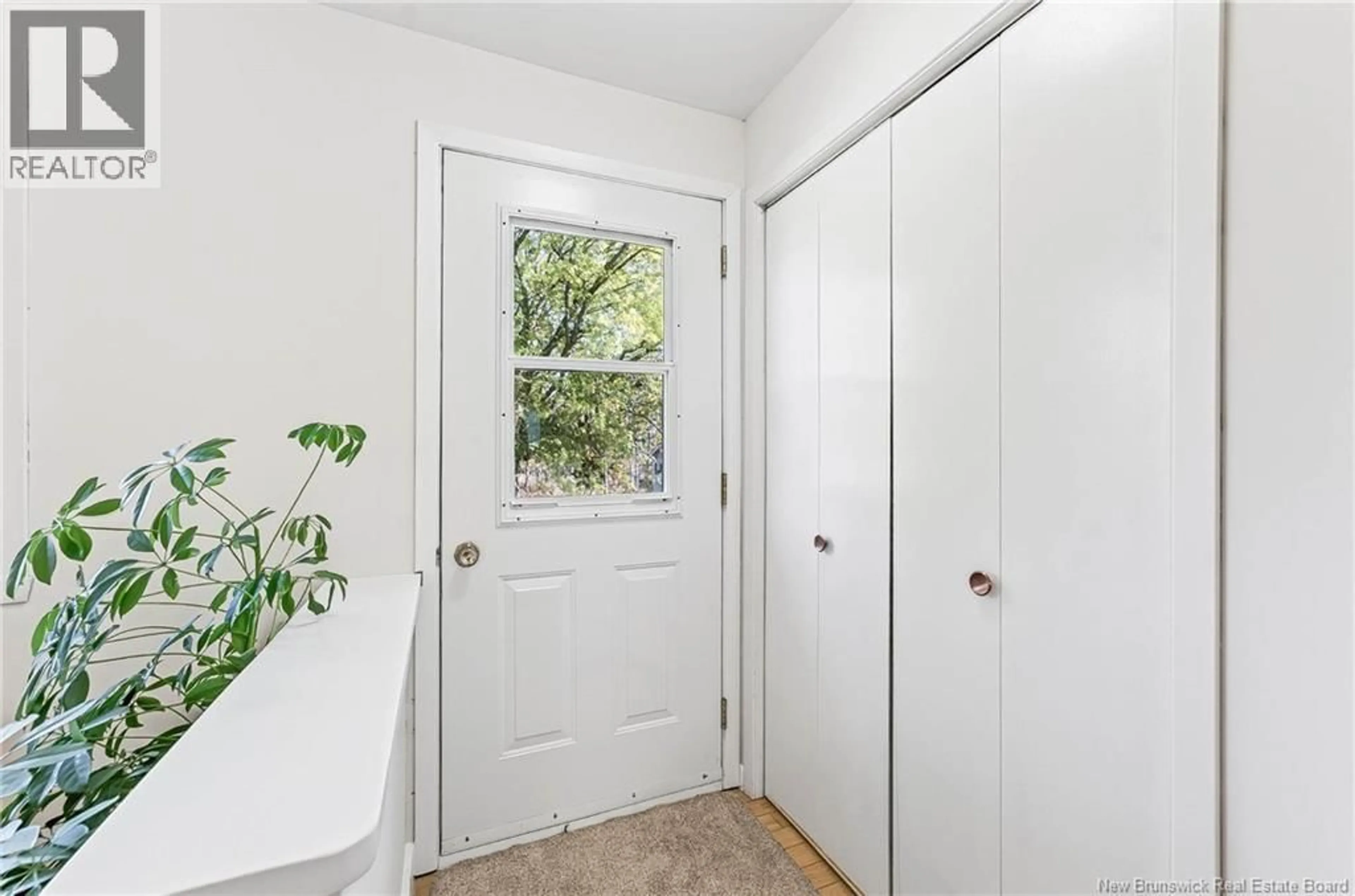 Indoor entryway for 339 PRINCE OF WALES STREET, Saint Andrews New Brunswick E5B1P8