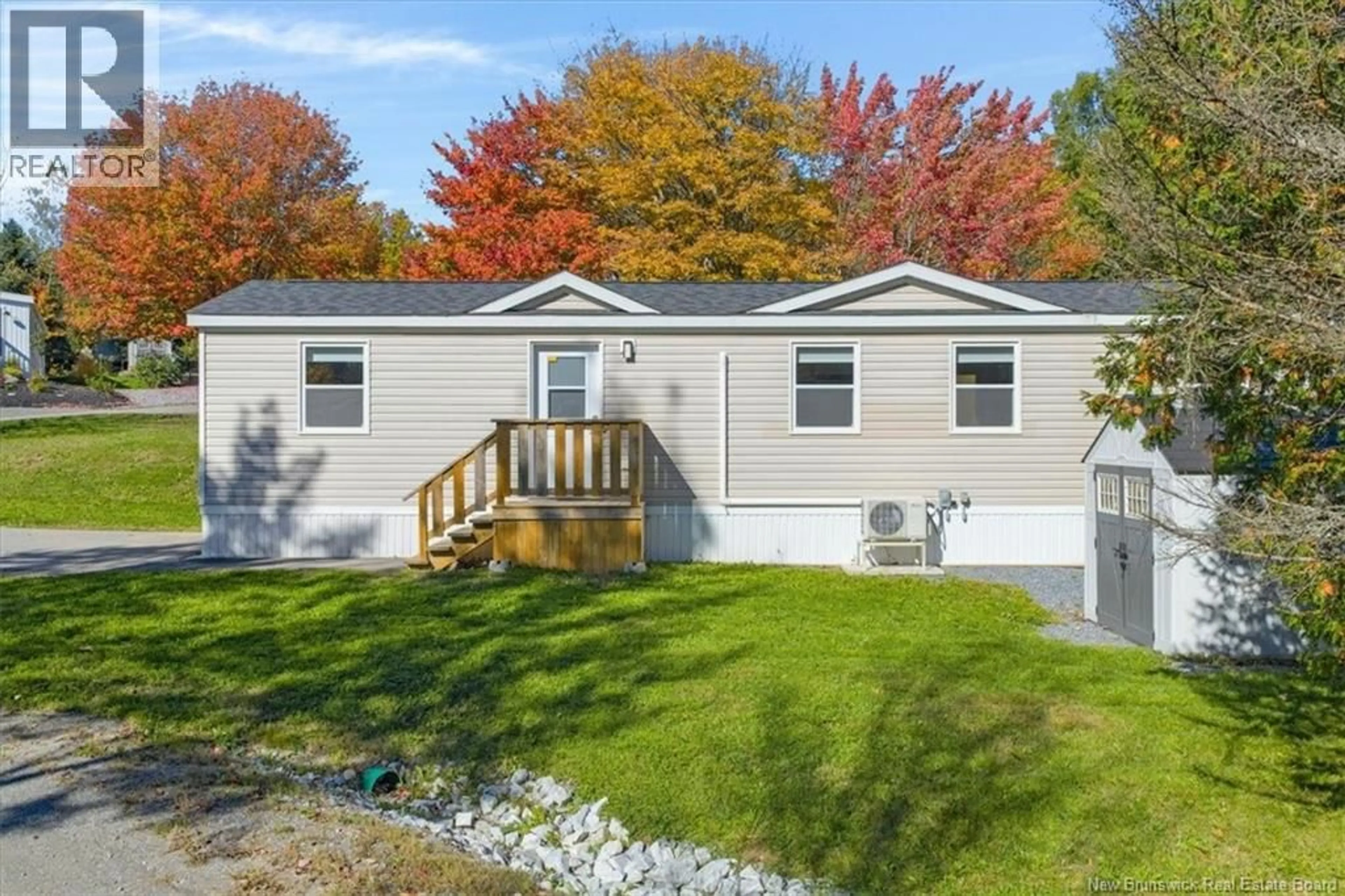 Home with vinyl exterior material, unknown for 83 HOLLY LANE, Quispamsis New Brunswick E2G1X7