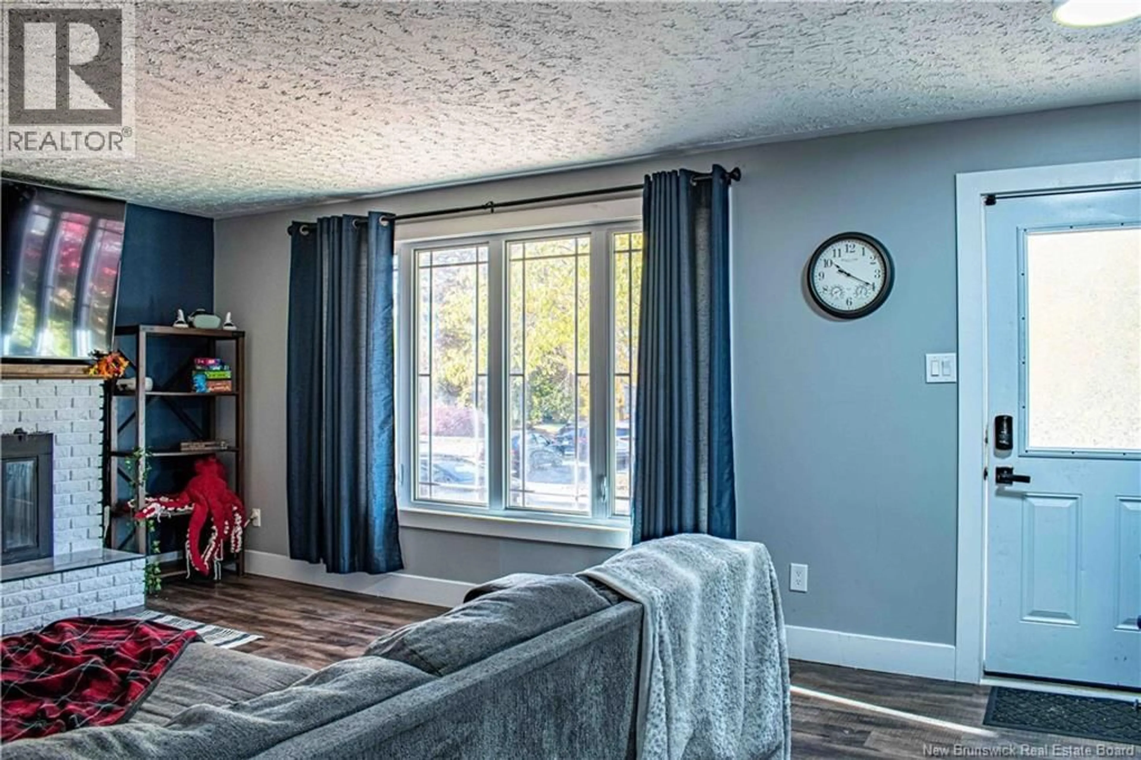 Living room with furniture, unknown for 130 EPWORTH CIRCLE, Fredericton New Brunswick E3A2M6
