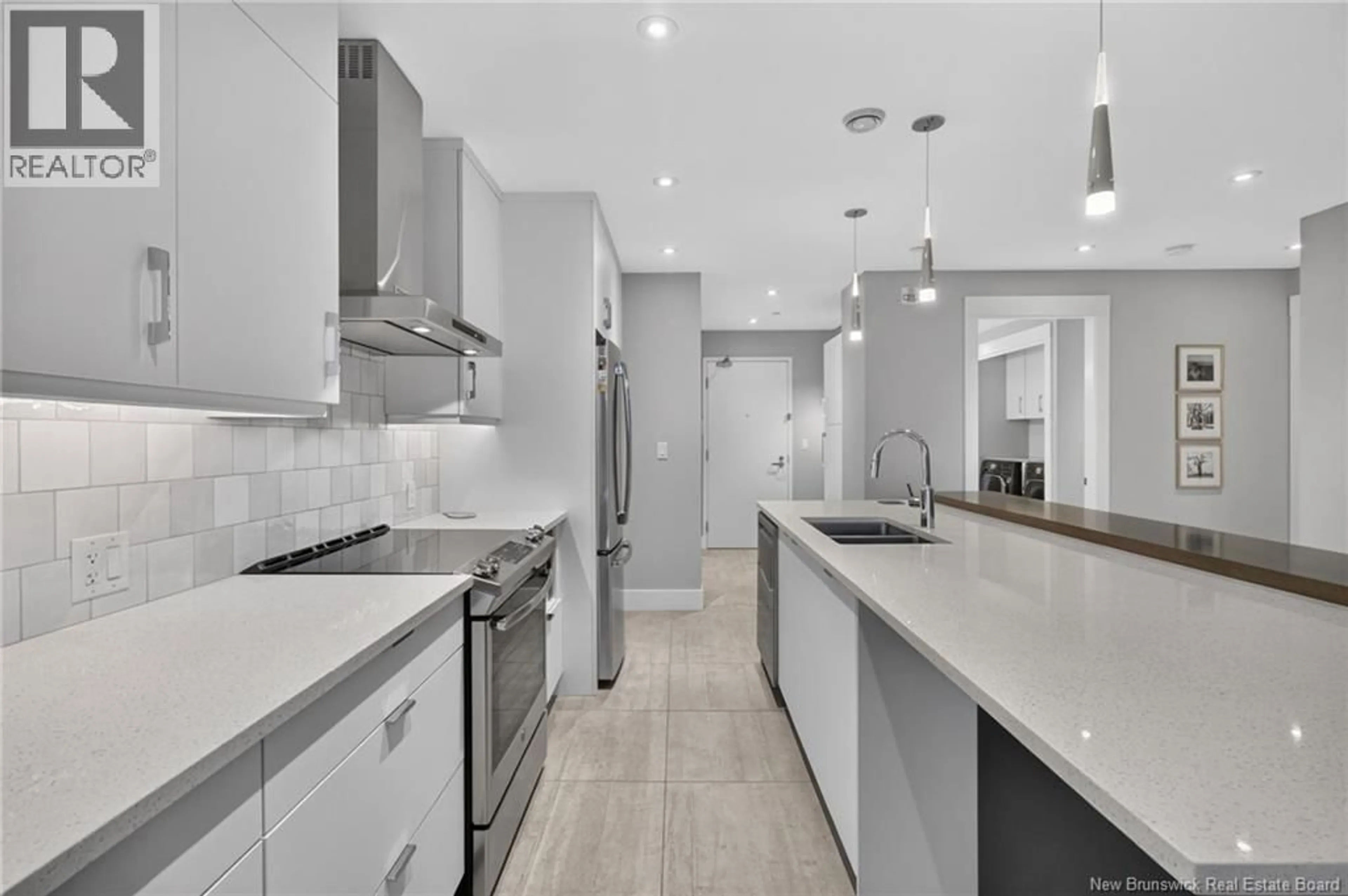 Contemporary kitchen, ceramic/tile floor for 715 - 55 QUEEN STREET, Moncton New Brunswick E1C1K2