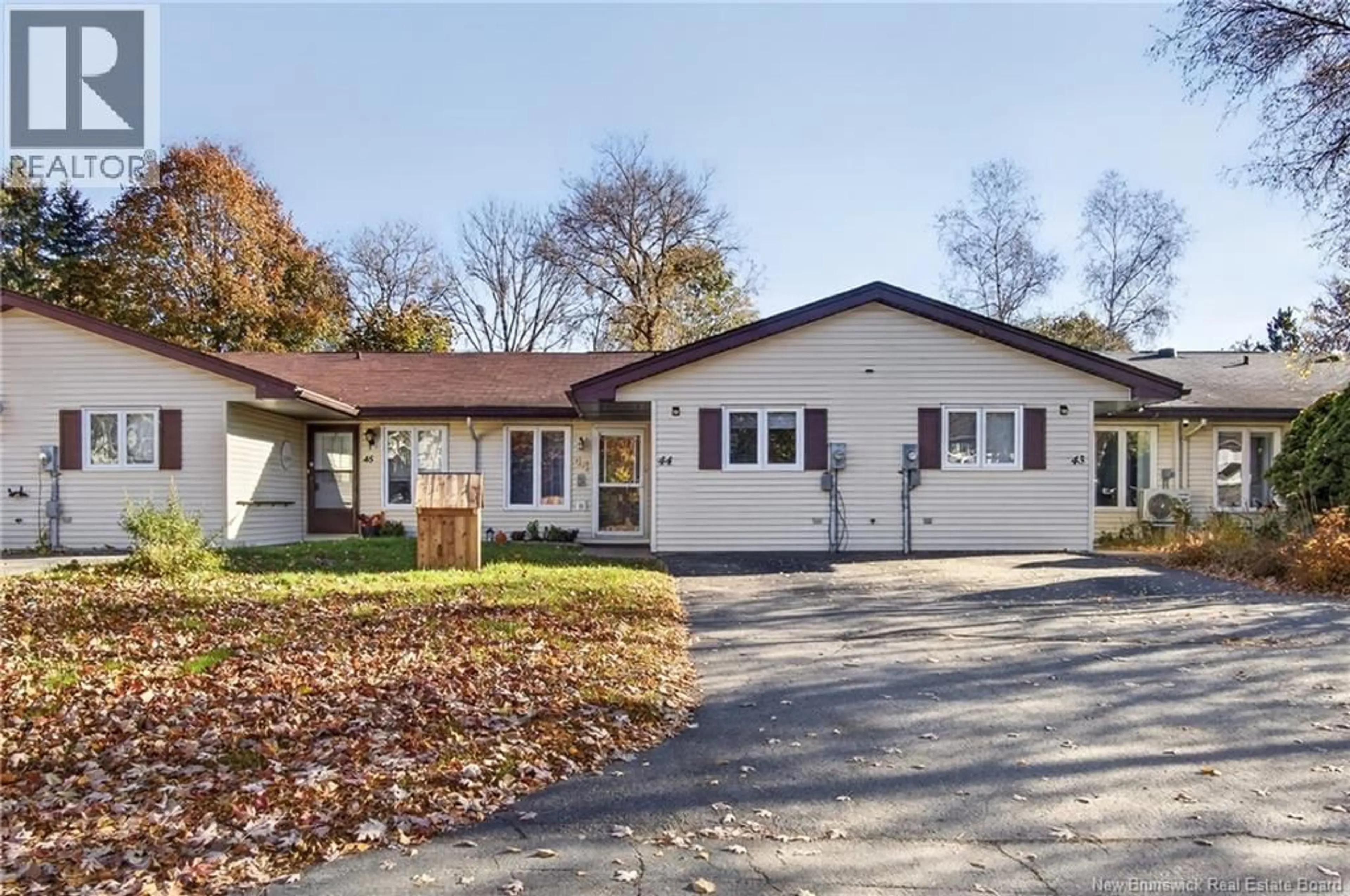 Home with vinyl exterior material, street for 44 WALLACE COURT, Sussex New Brunswick E4E2C7