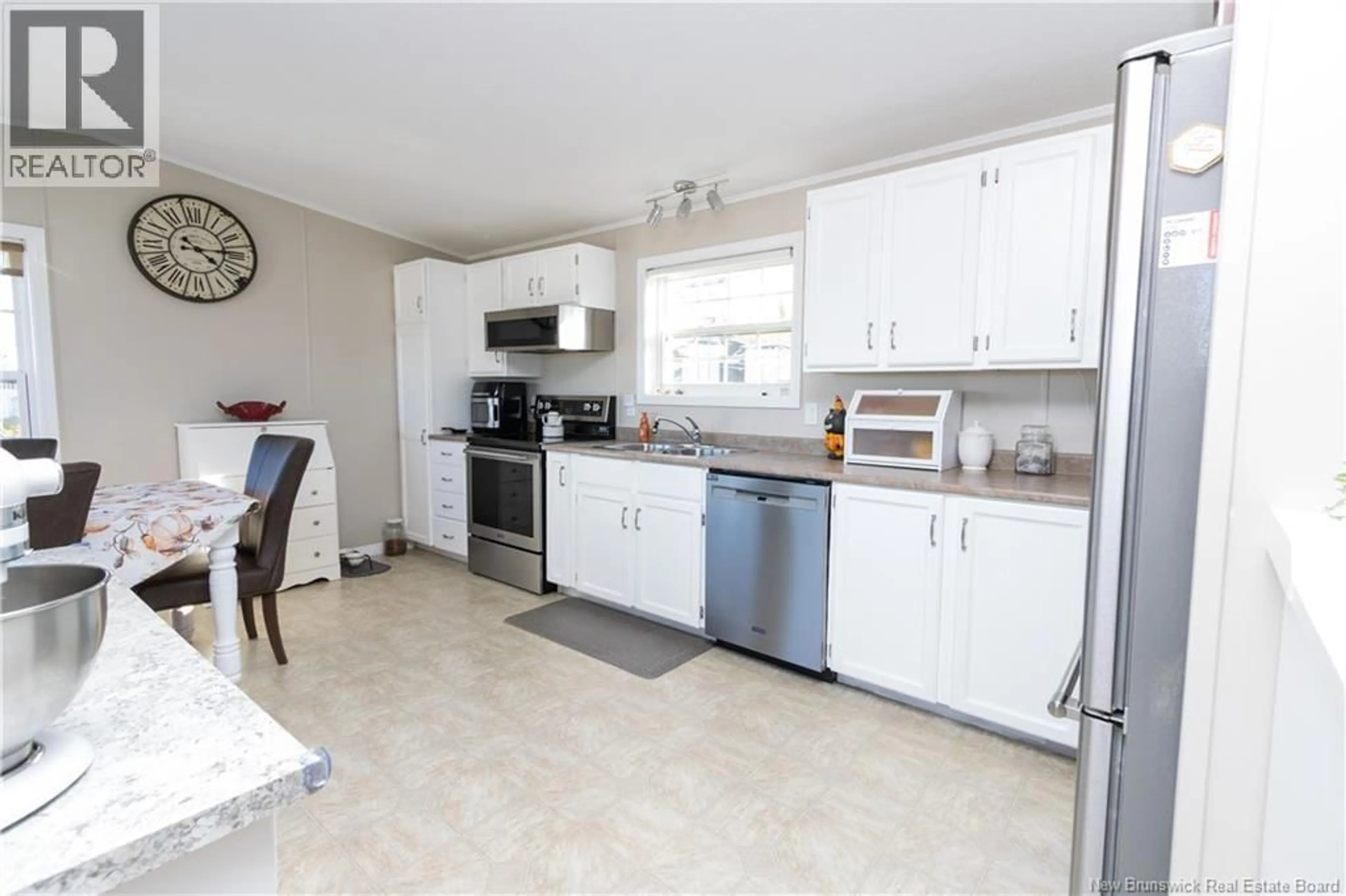 Standard kitchen, ceramic/tile floor for 27 SENATOR DRIVE, Fredericton New Brunswick E3C1L8