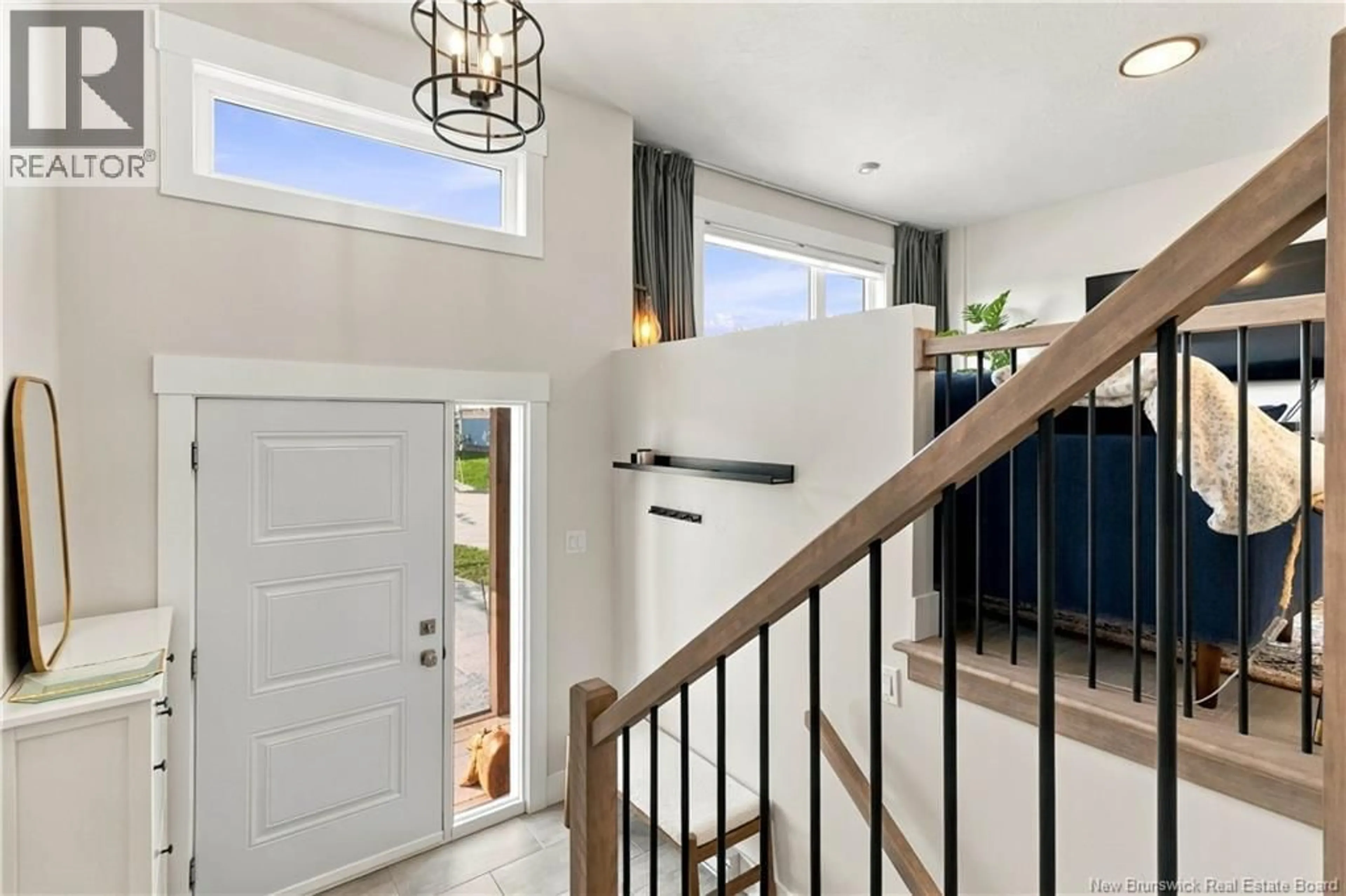 Indoor entryway for 256 FALCON DRIVE, Moncton New Brunswick E1G6H1