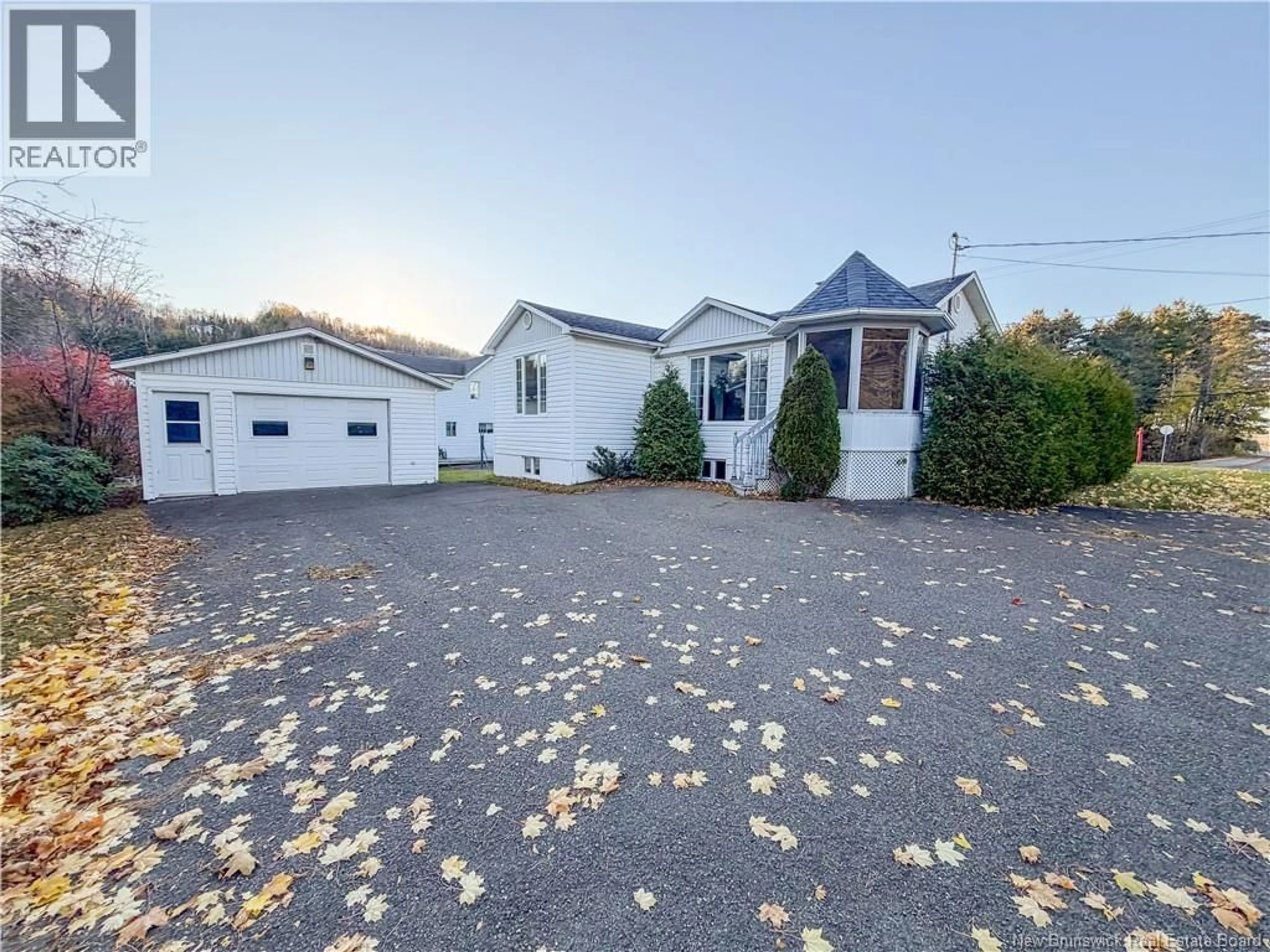 A pic from outside/outdoor area/front of a property/back of a property/a pic from drone, street for 533 BROADWAY BOULEVARD, Grand-Sault/Grand Falls New Brunswick E3Z2L2