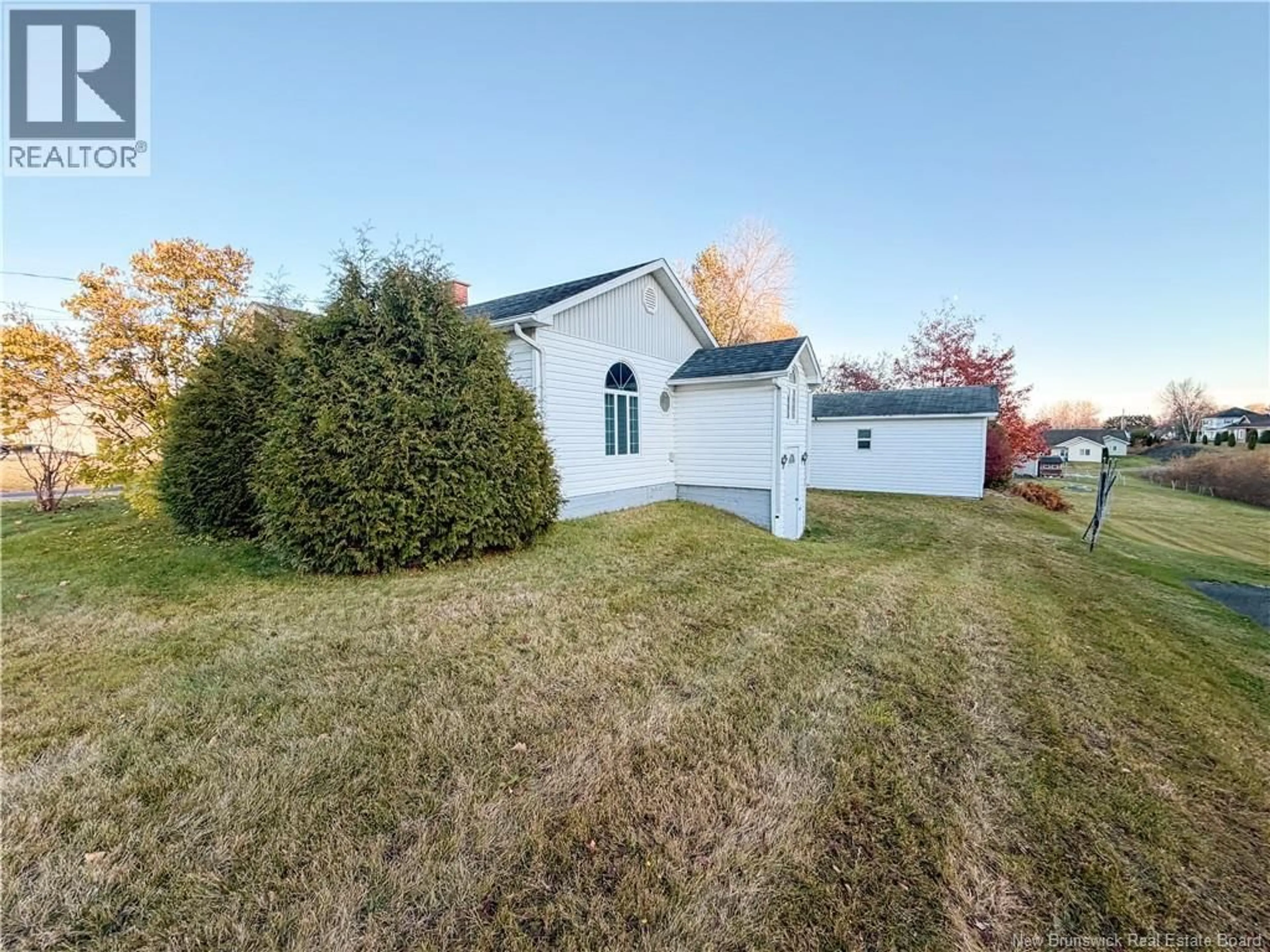 A pic from outside/outdoor area/front of a property/back of a property/a pic from drone, unknown for 533 BROADWAY BOULEVARD, Grand-Sault/Grand Falls New Brunswick E3Z2L2
