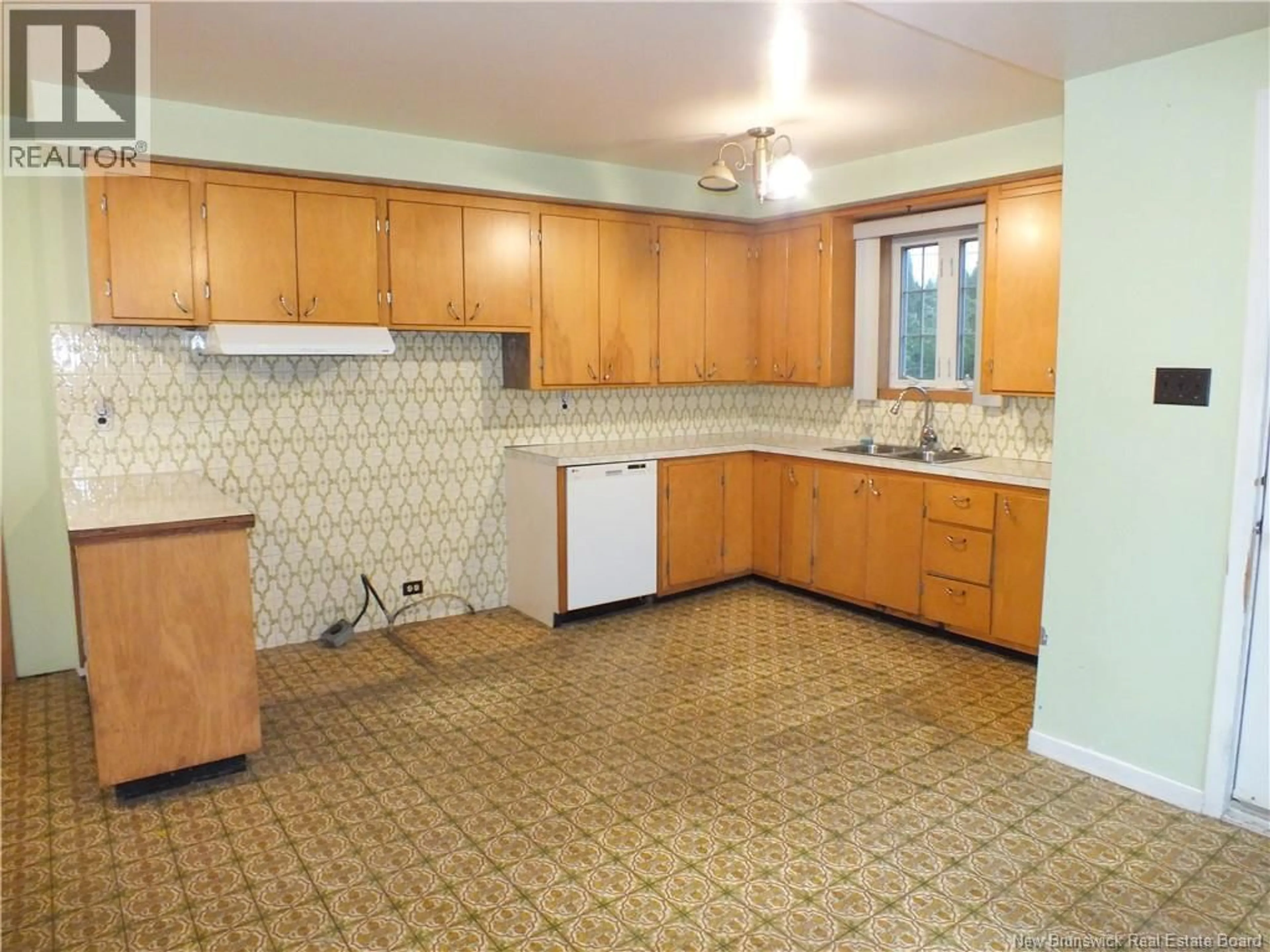 Standard kitchen, unknown for 533 BROADWAY BOULEVARD, Grand-Sault/Grand Falls New Brunswick E3Z2L2