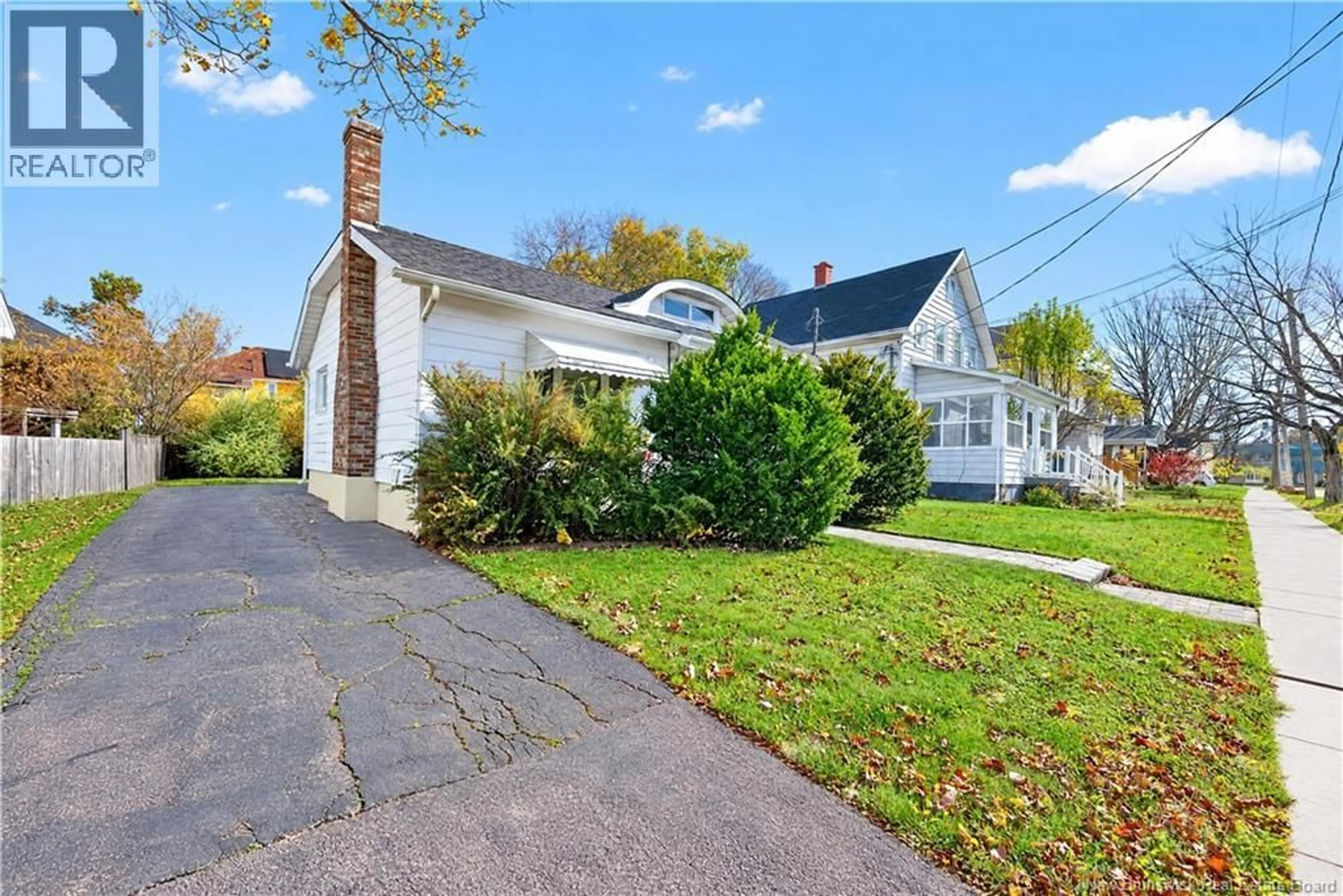 A pic from outside/outdoor area/front of a property/back of a property/a pic from drone, street for 37 WINTER AVENUE, Moncton New Brunswick E1C5X2
