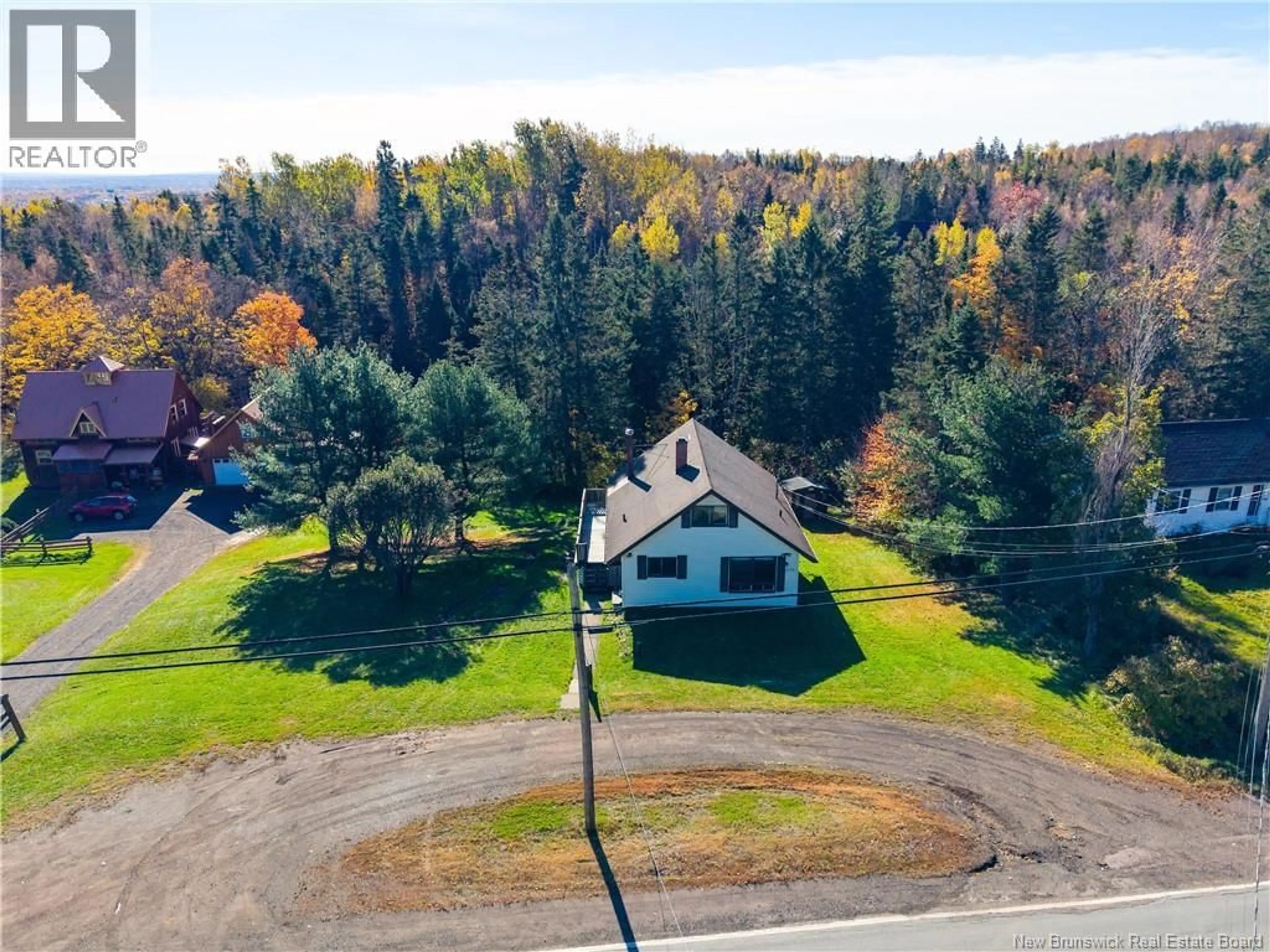 A pic from outside/outdoor area/front of a property/back of a property/a pic from drone, unknown for 3256 MOUNTAIN ROAD, Moncton New Brunswick E1G2W8