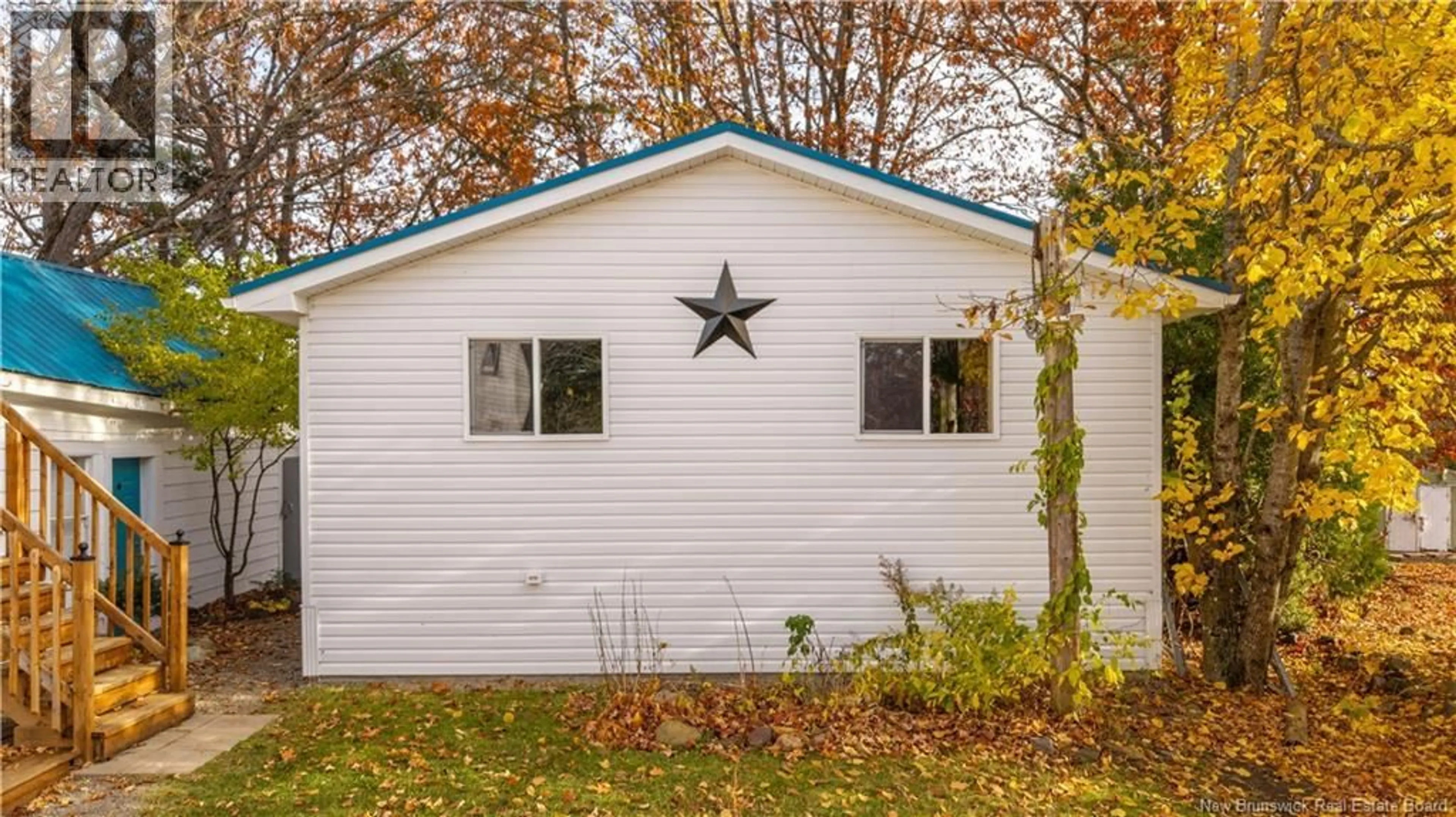 Home with vinyl exterior material, building for 36 QUEENSWAY WAY, St. Stephen New Brunswick E3L1N4