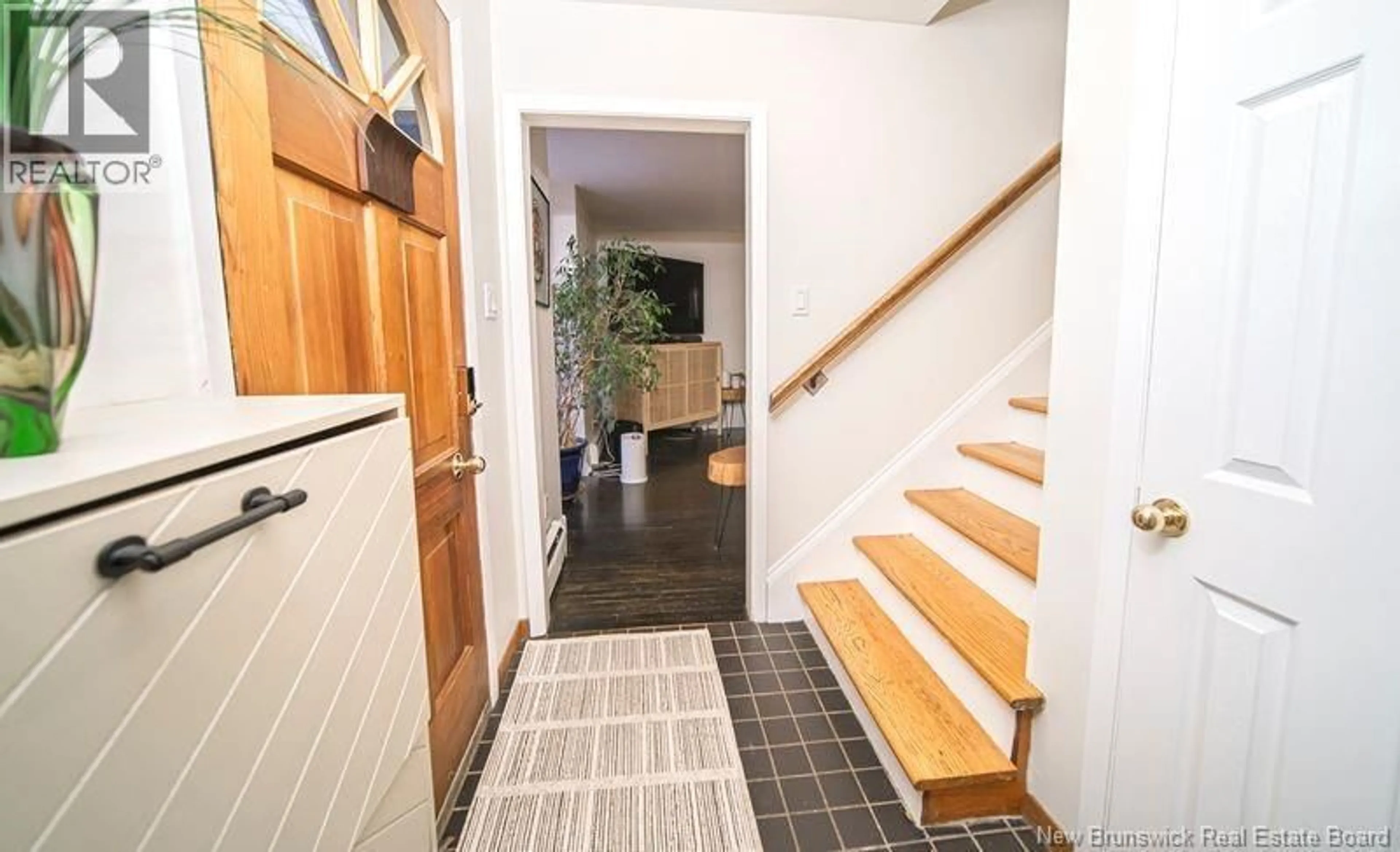 Indoor foyer for 218 COLONIAL HEIGHTS, Fredericton New Brunswick E3B5M1